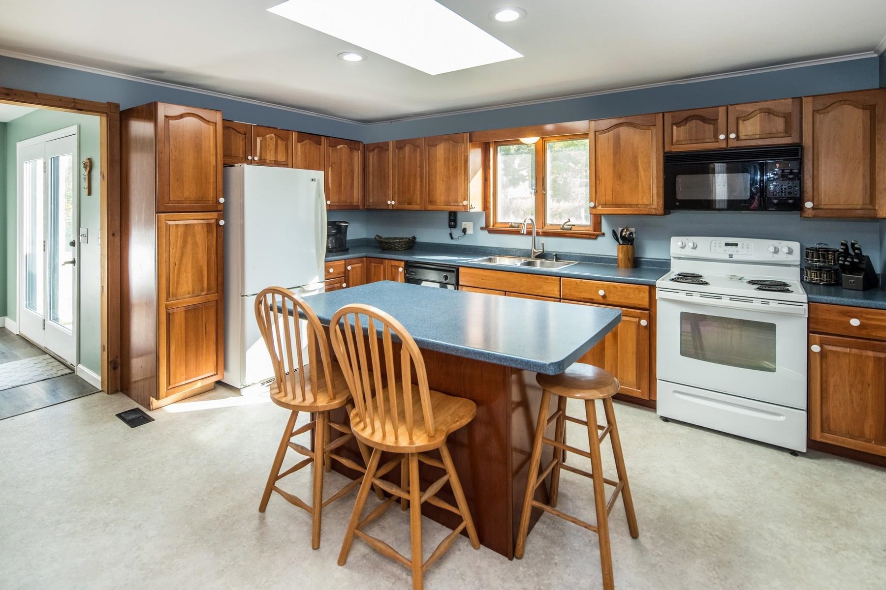1713 Country Club Road