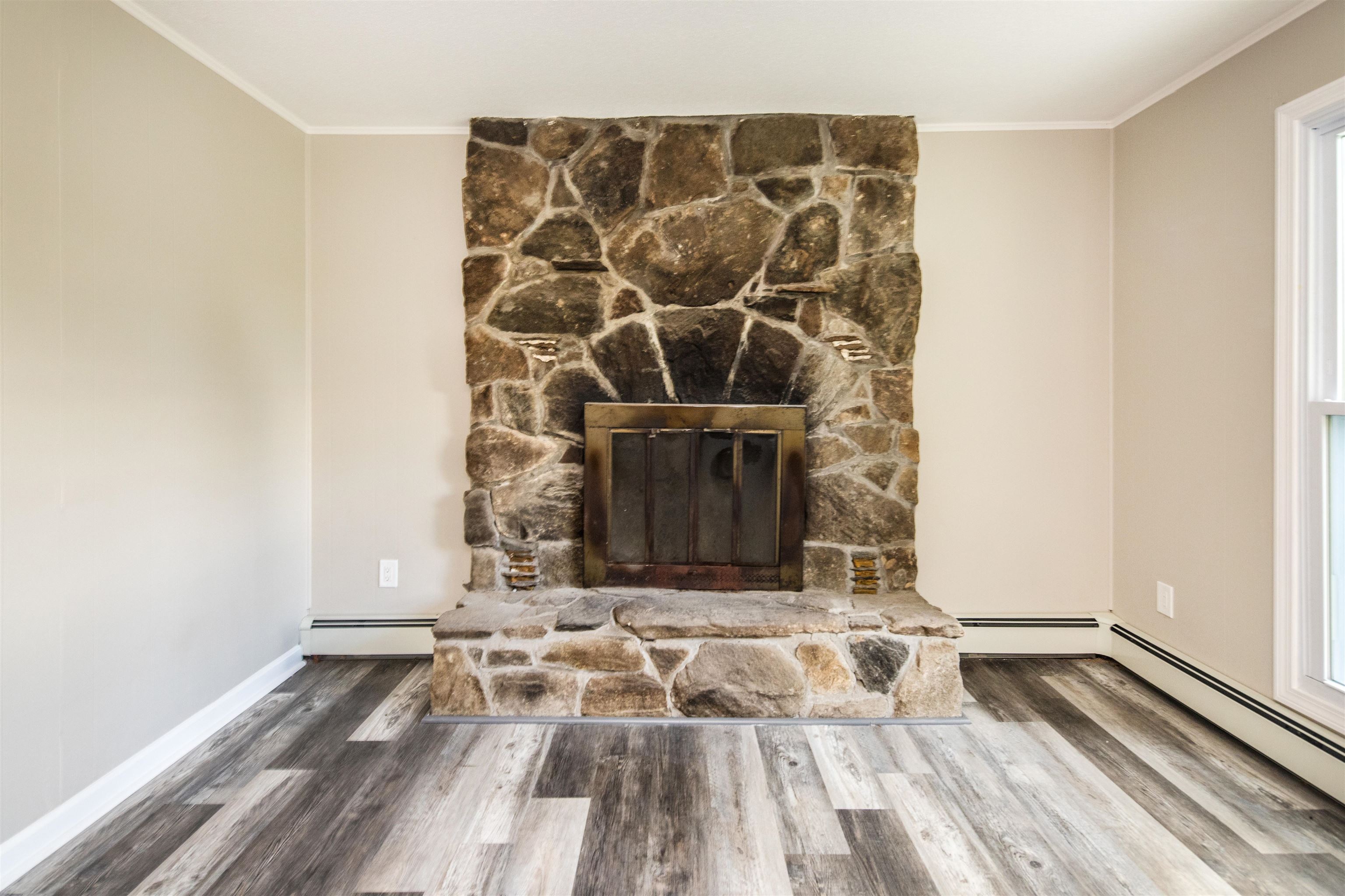 812 Middle Road