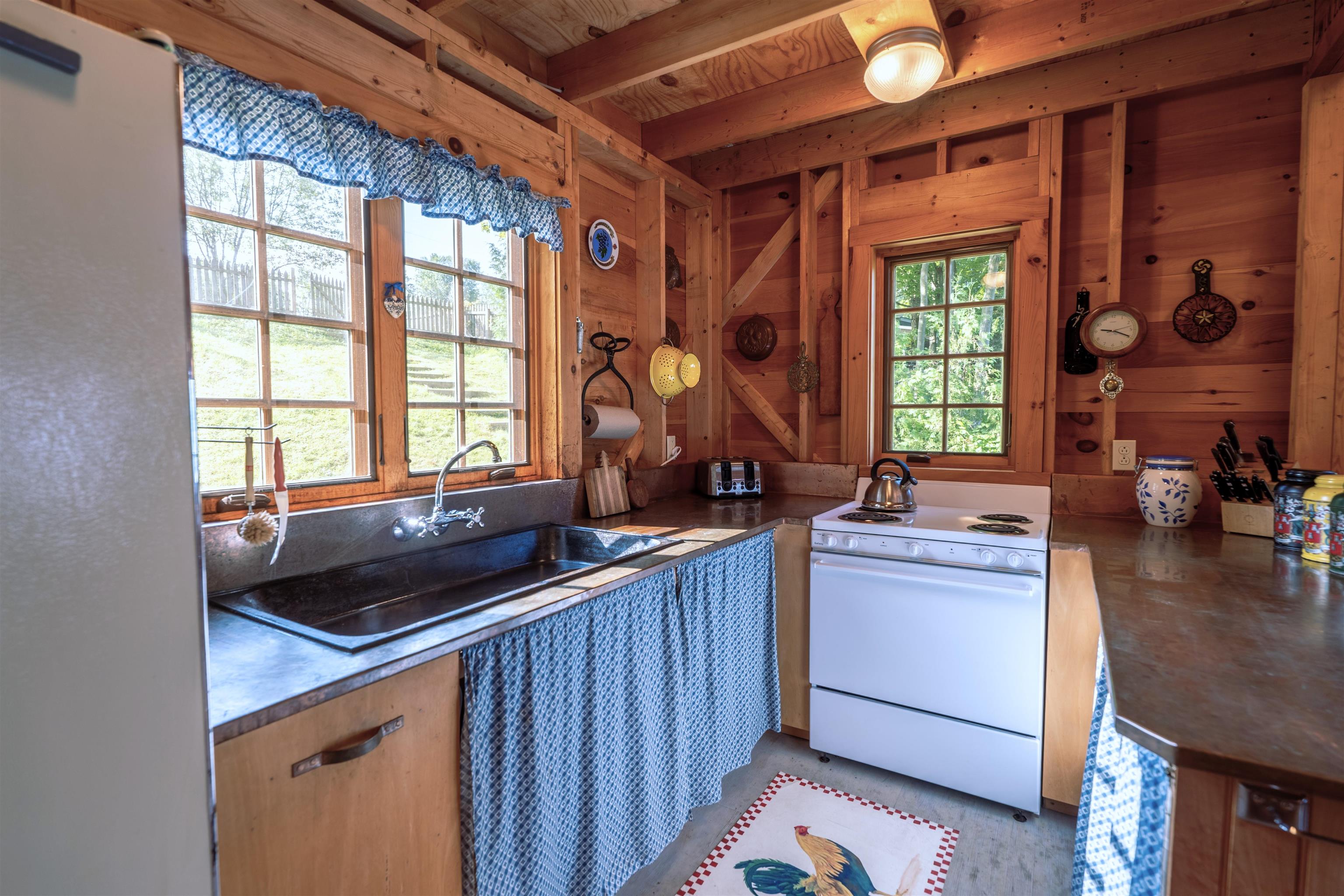 256 Lakeside Lane