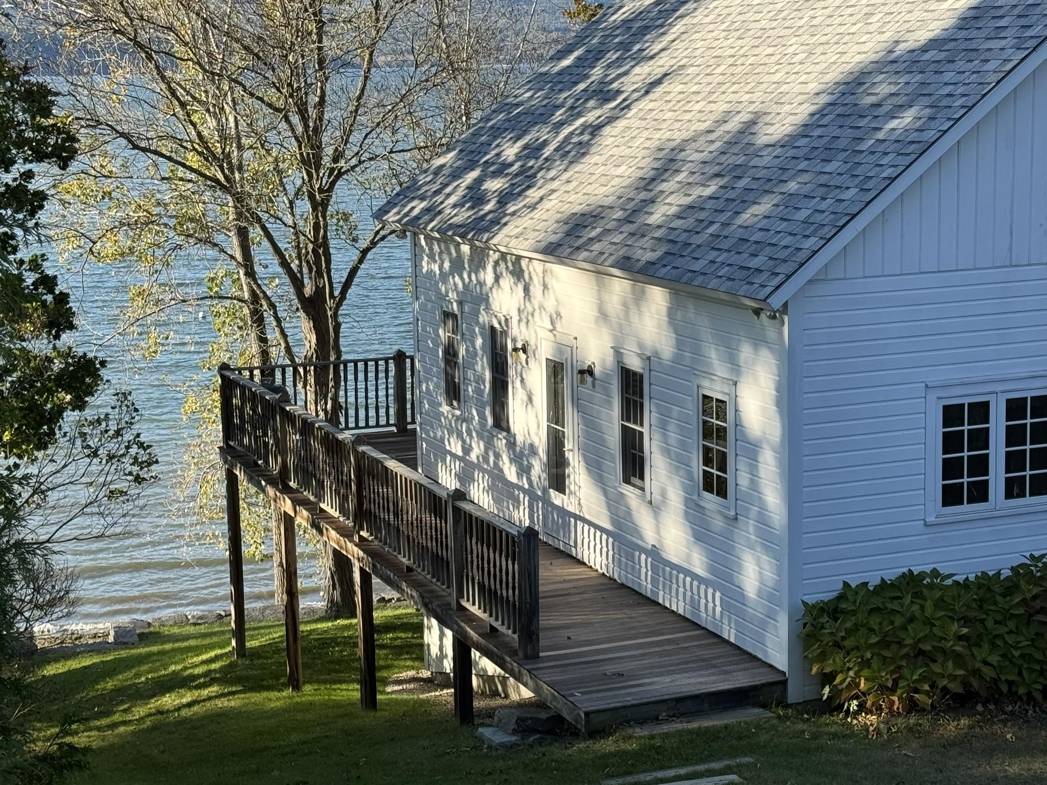 256 Lakeside Lane