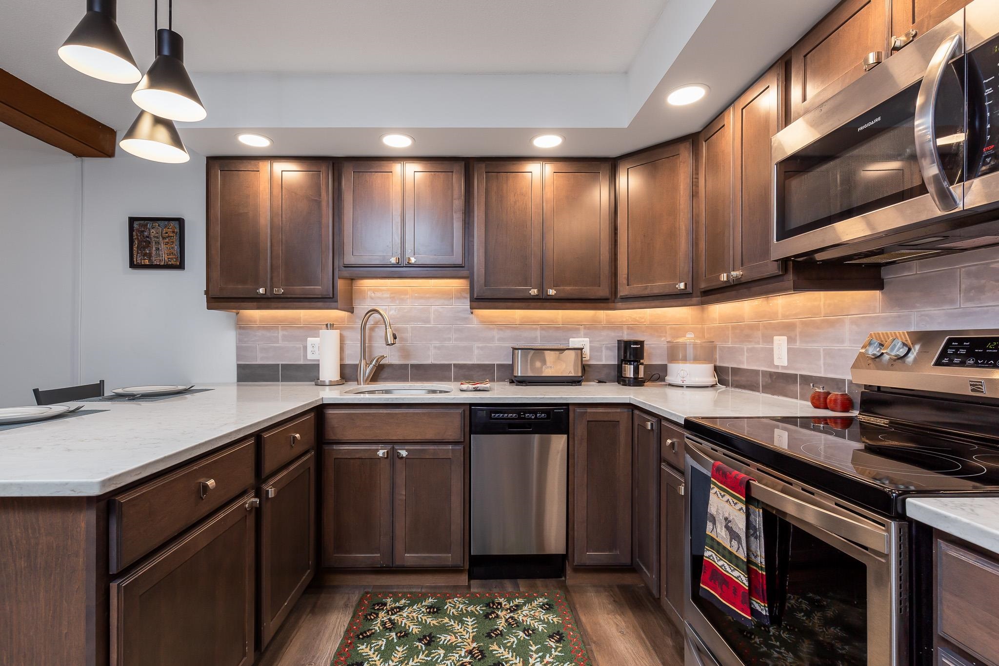 118 Gateway Court Unit: 2-B
