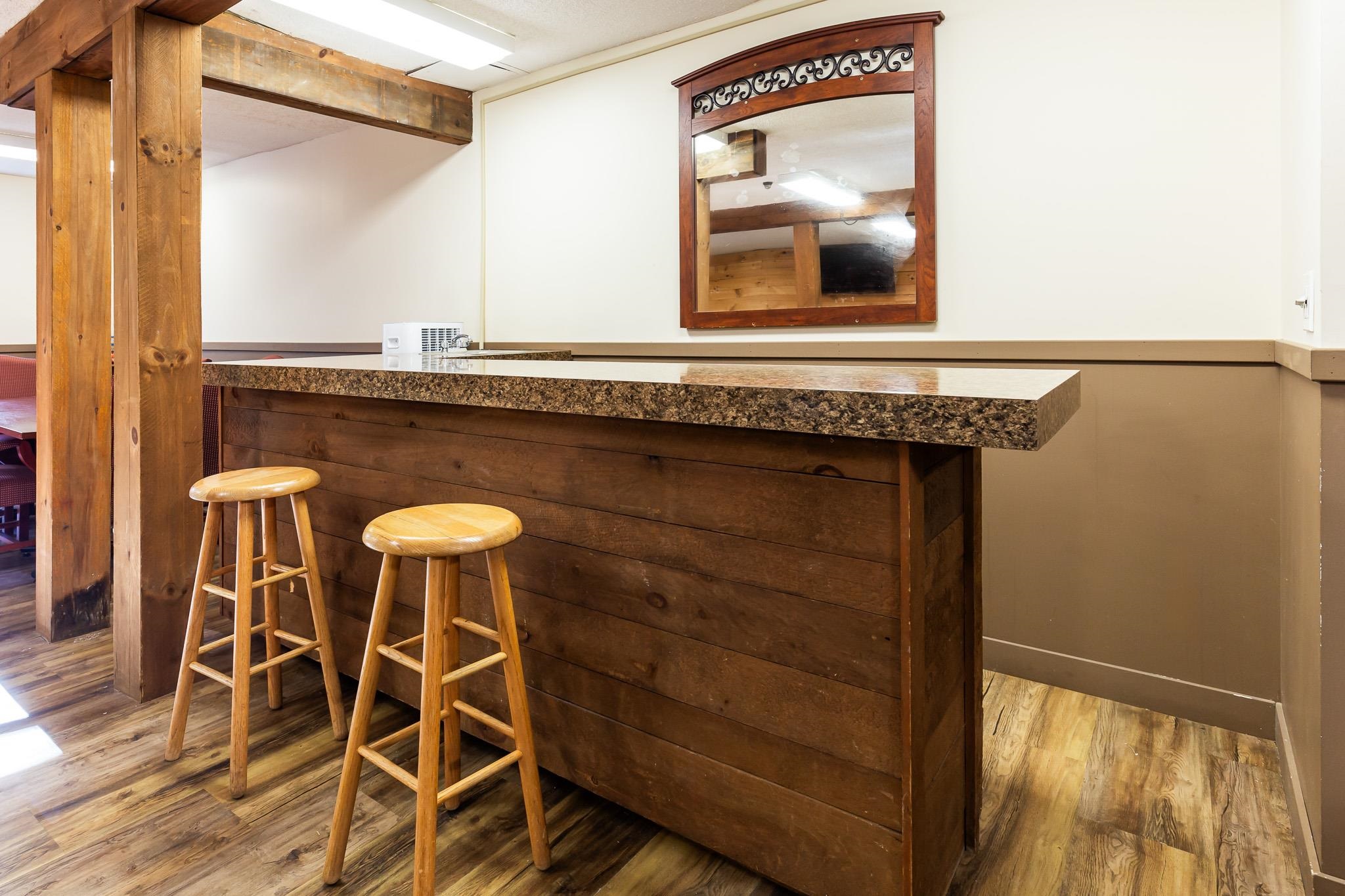 118 Gateway Court Unit: 2-B
