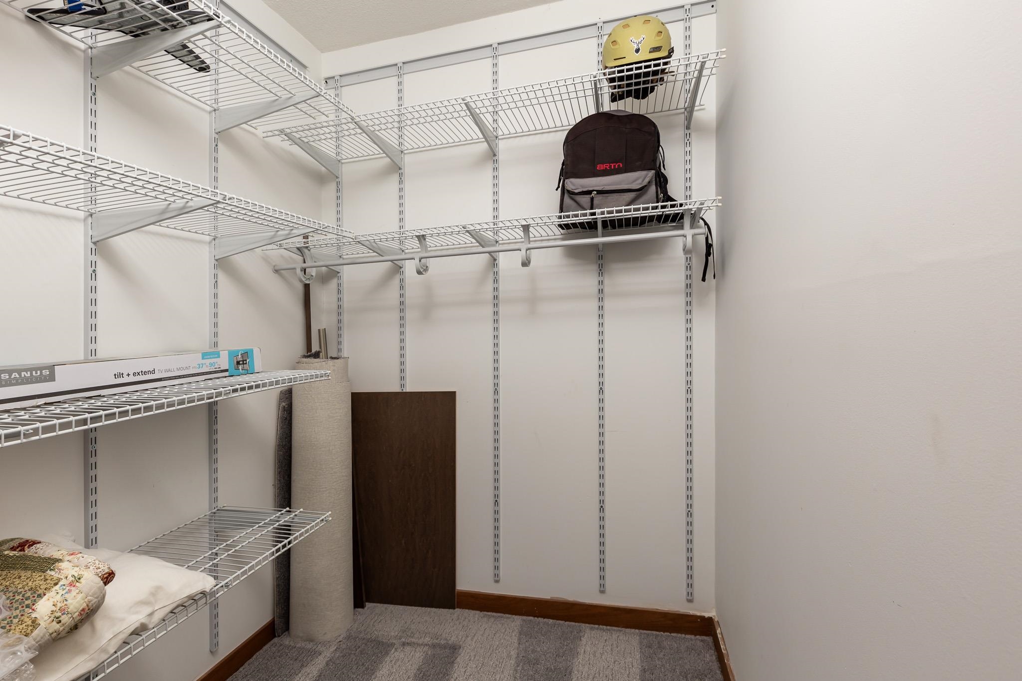 118 Gateway Court Unit: 2-B