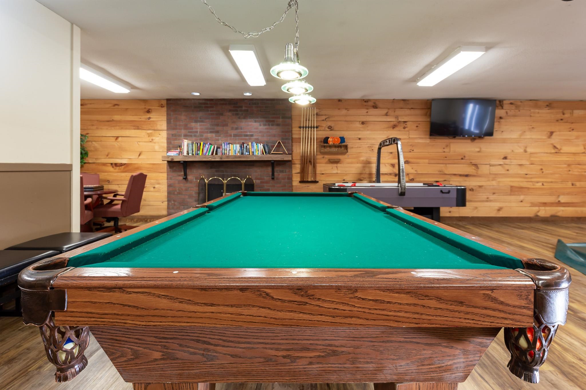 118 Gateway Court Unit: 2-B