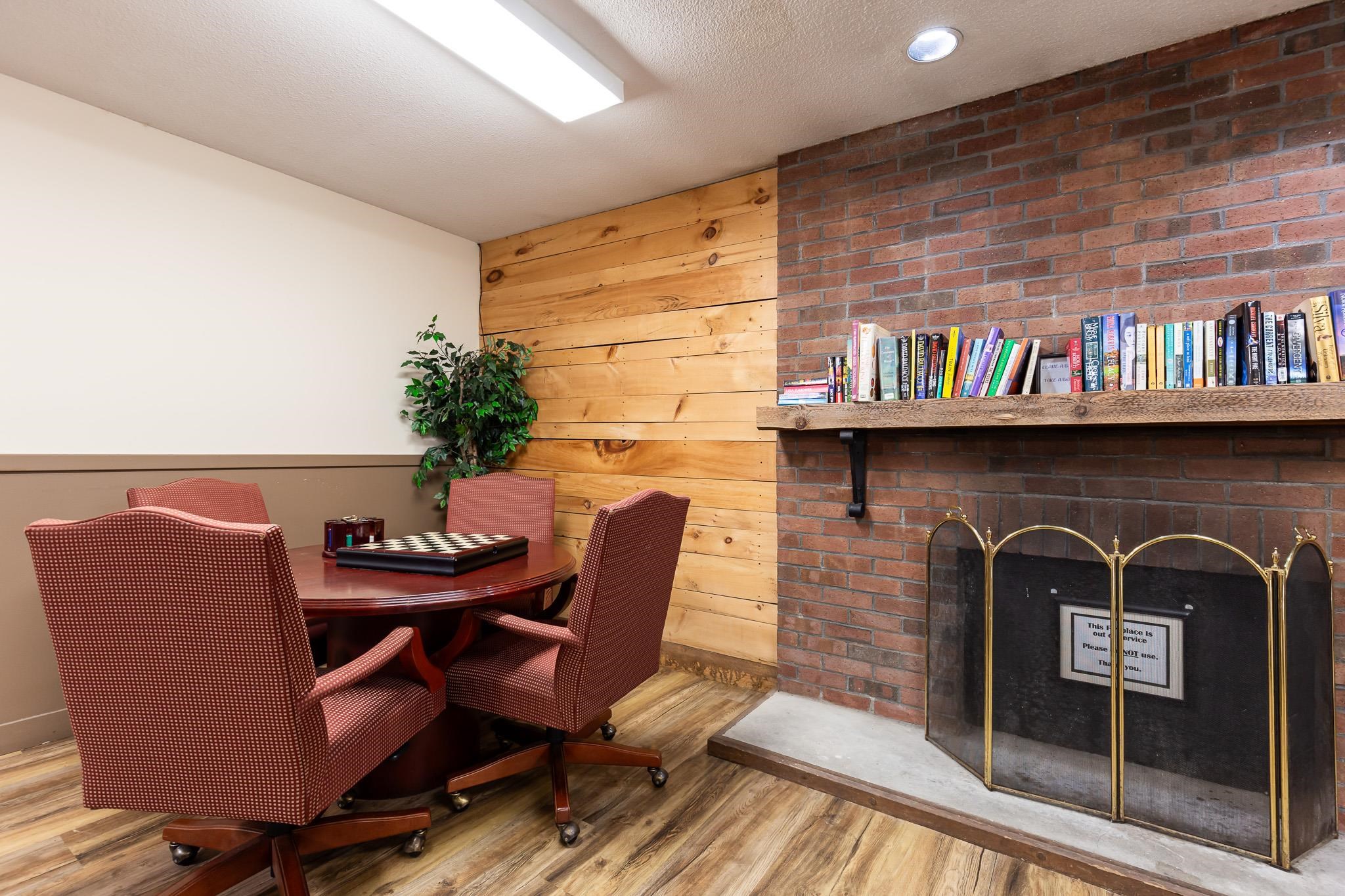 118 Gateway Court Unit: 2-B