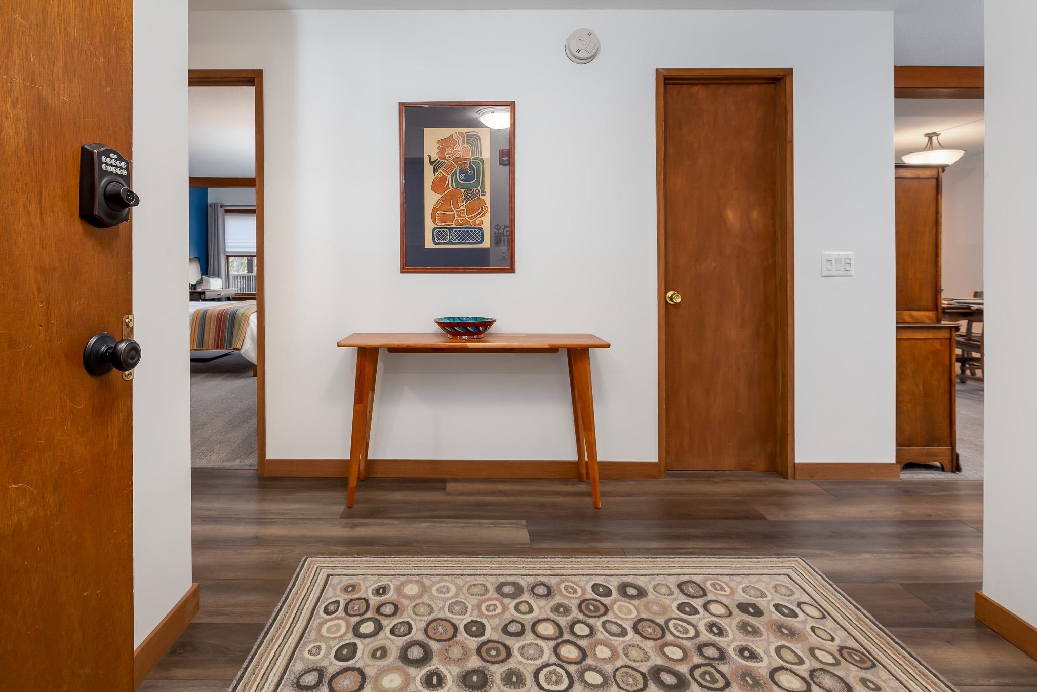 118 Gateway Court Unit: 2-B