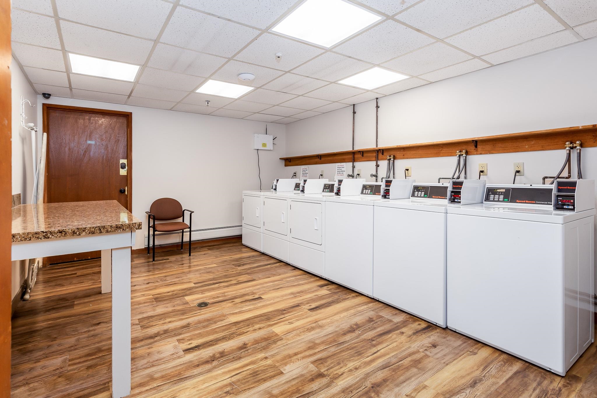 118 Gateway Court Unit: 2-B