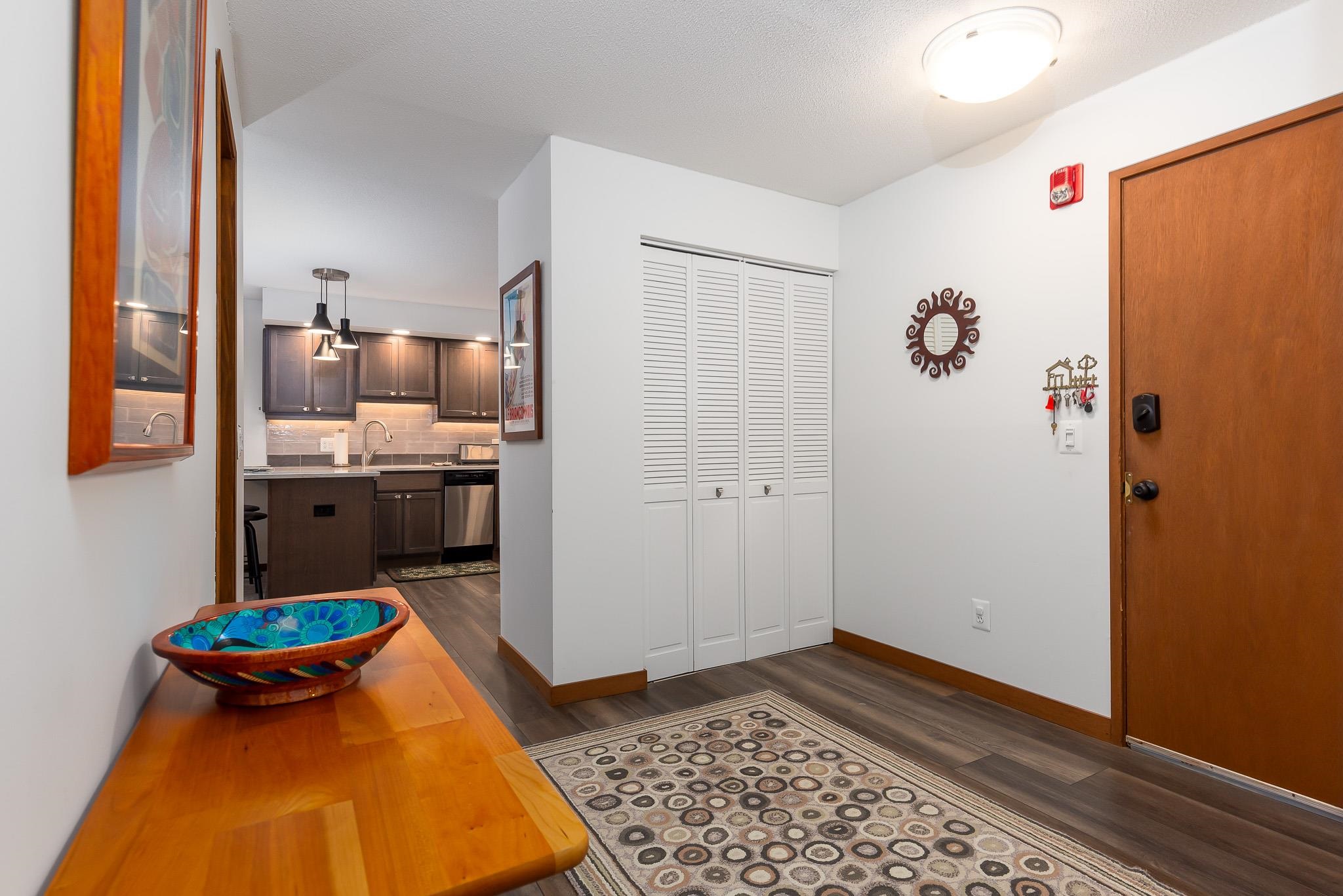 118 Gateway Court Unit: 2-B