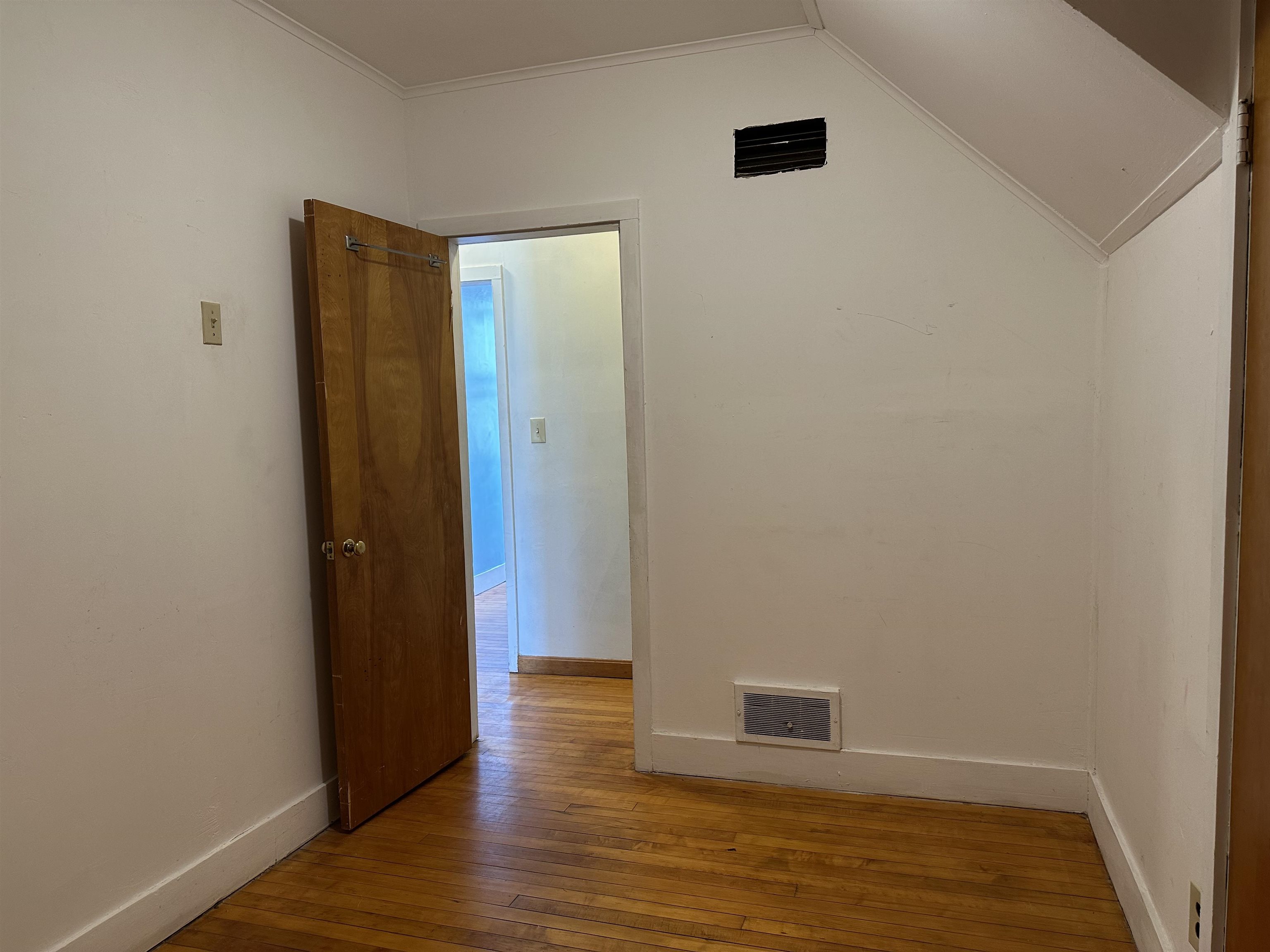 25 Melrose Avenue