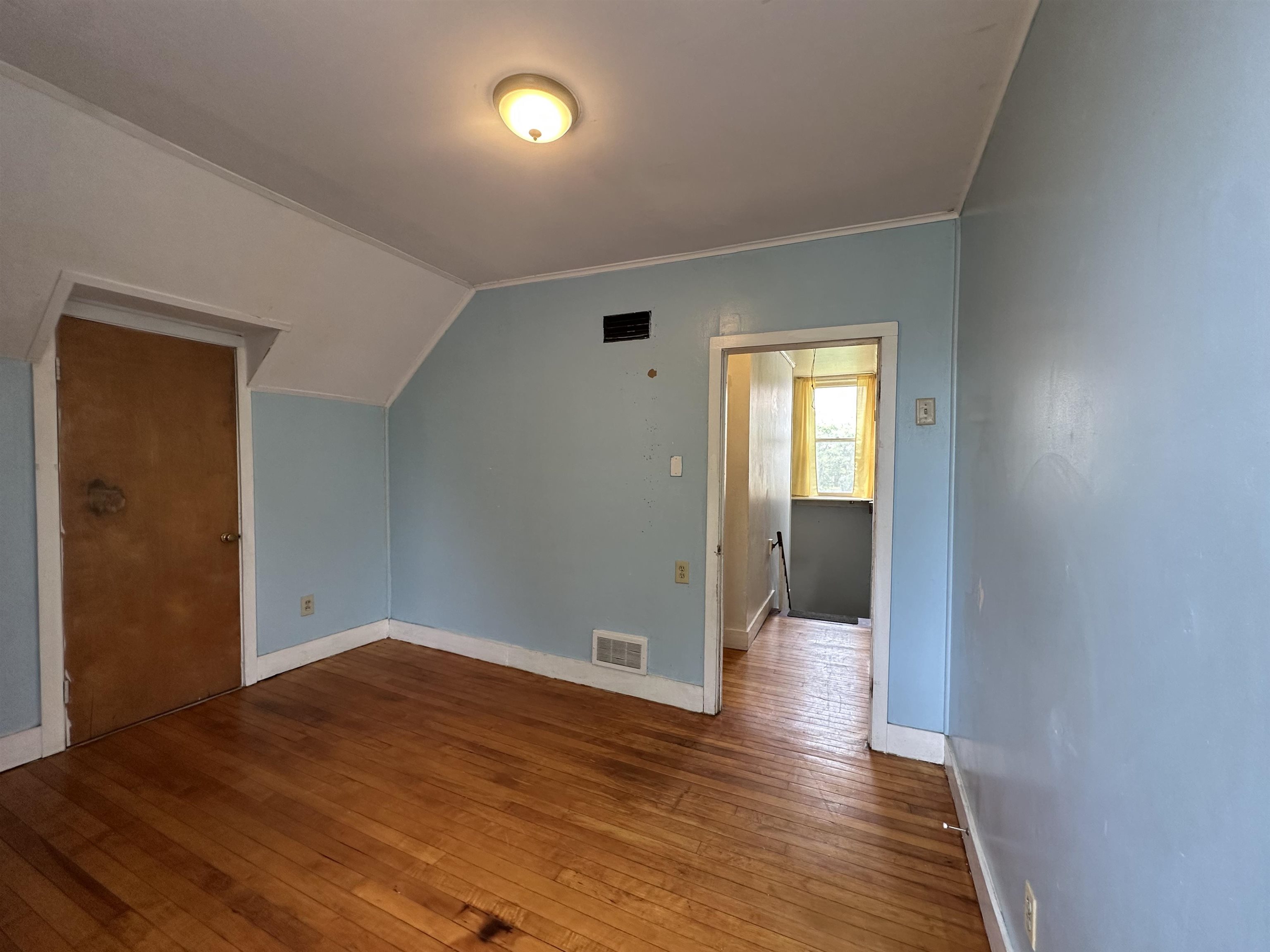 25 Melrose Avenue