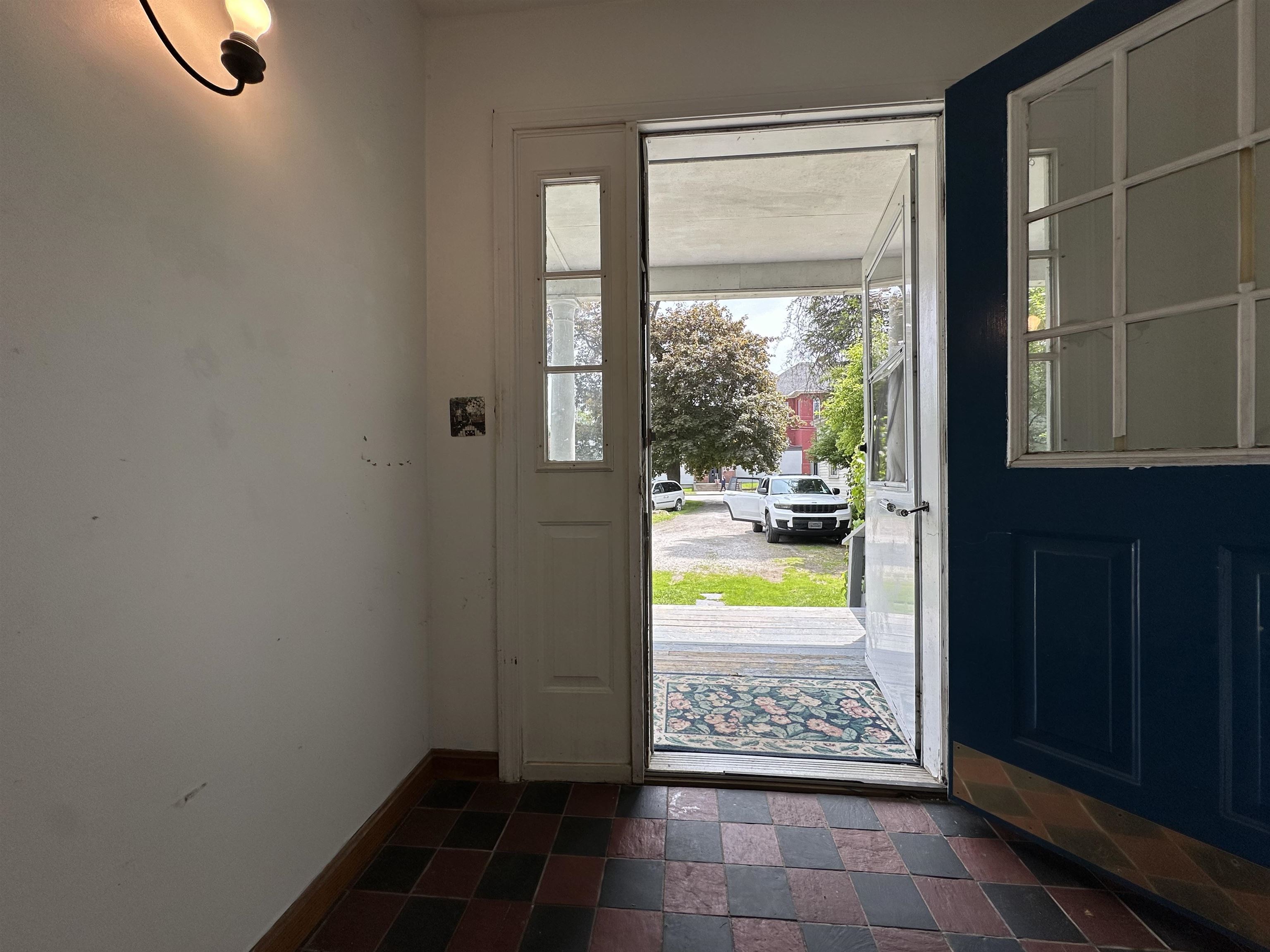 25 Melrose Avenue