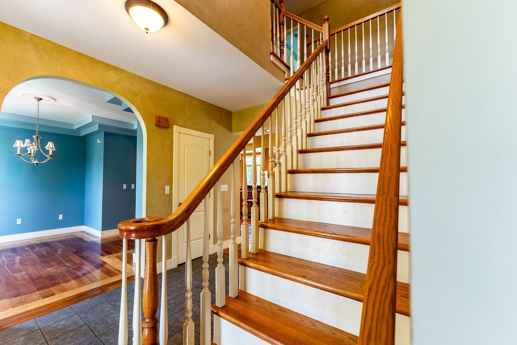 11 Tuttle Meadow Drive