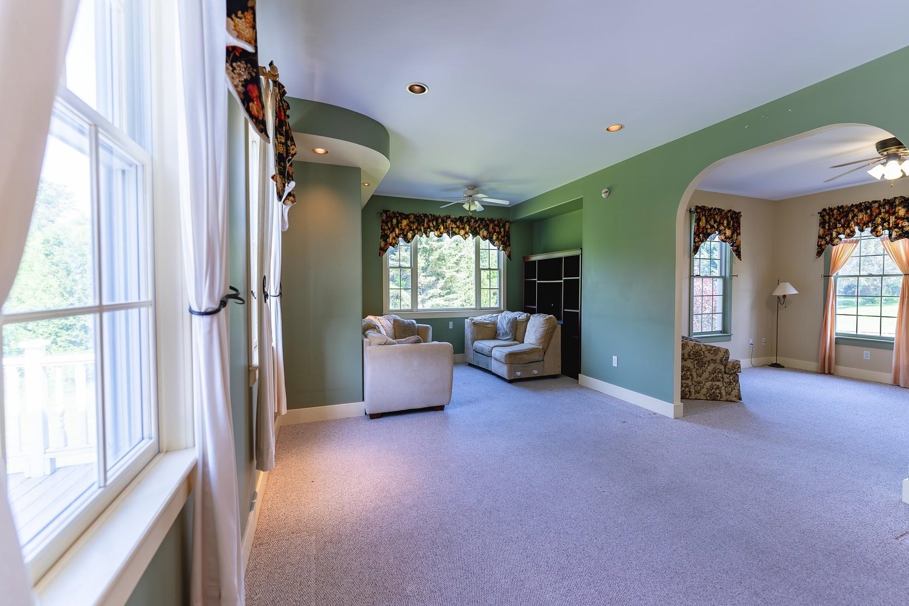 11 Tuttle Meadow Drive