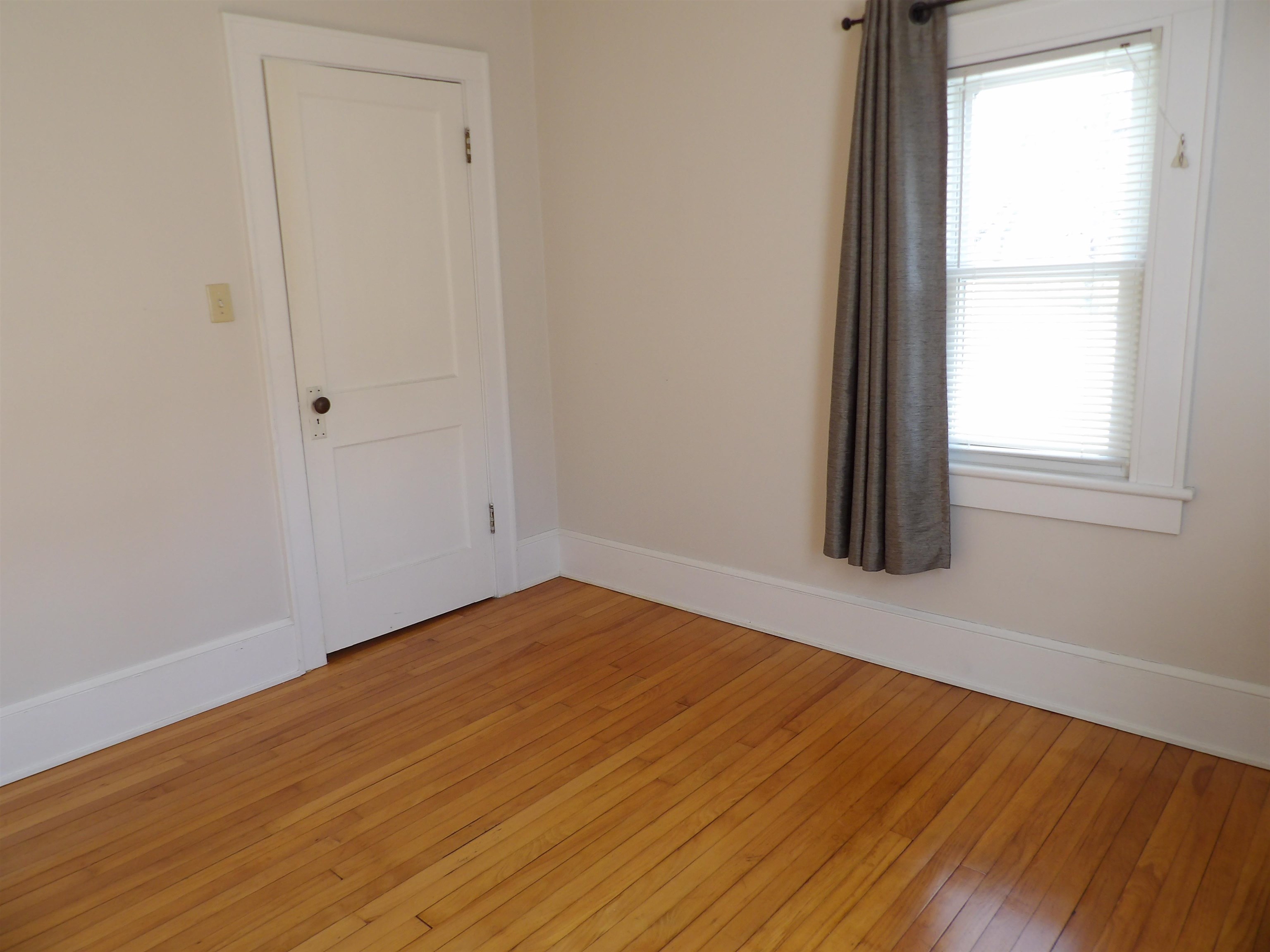 43 Middle Road