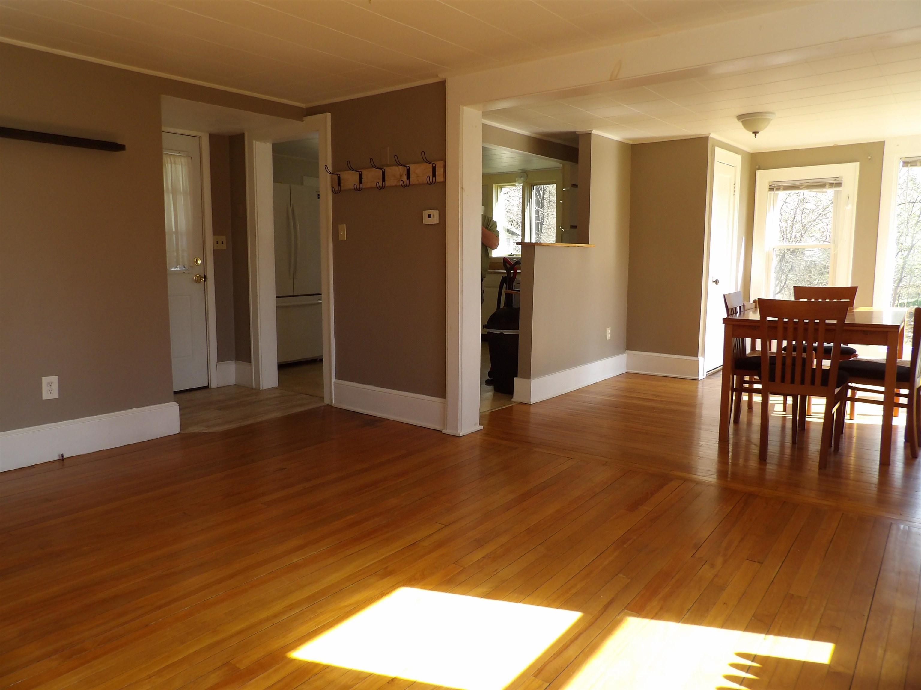 43 Middle Road