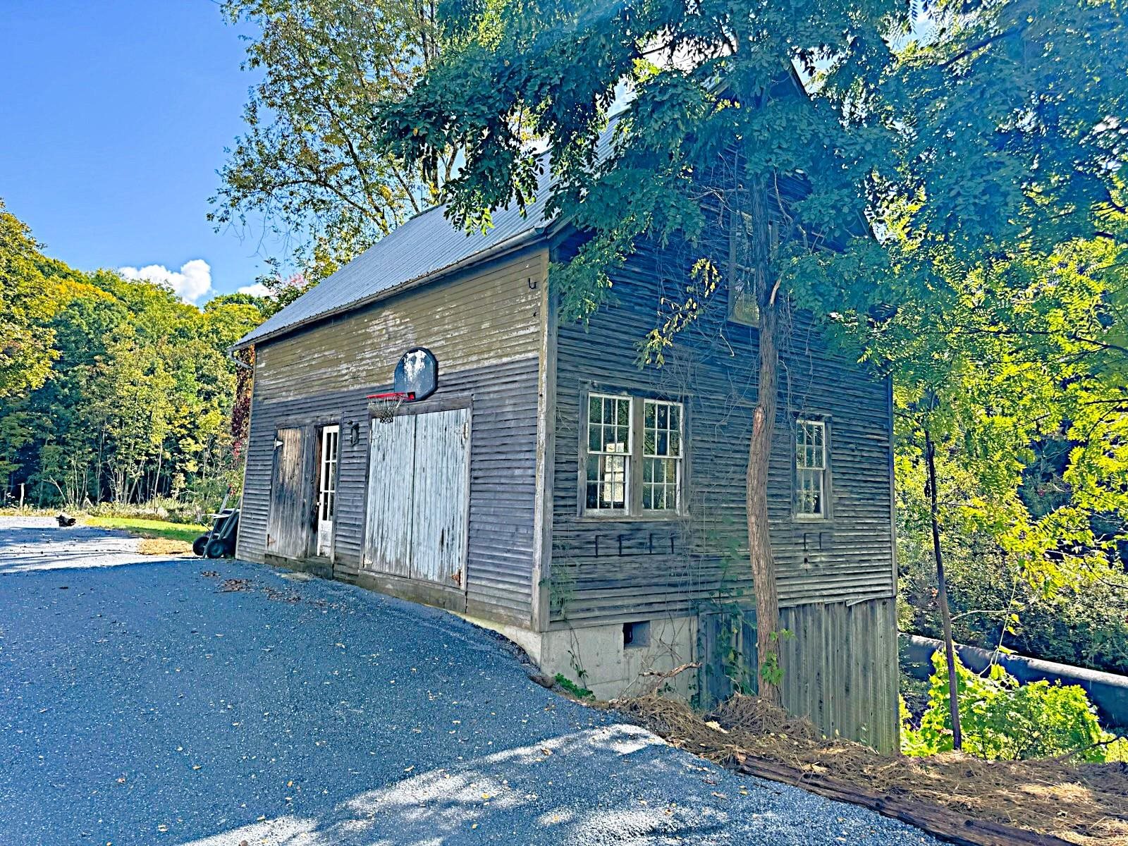 1001 Maple Street