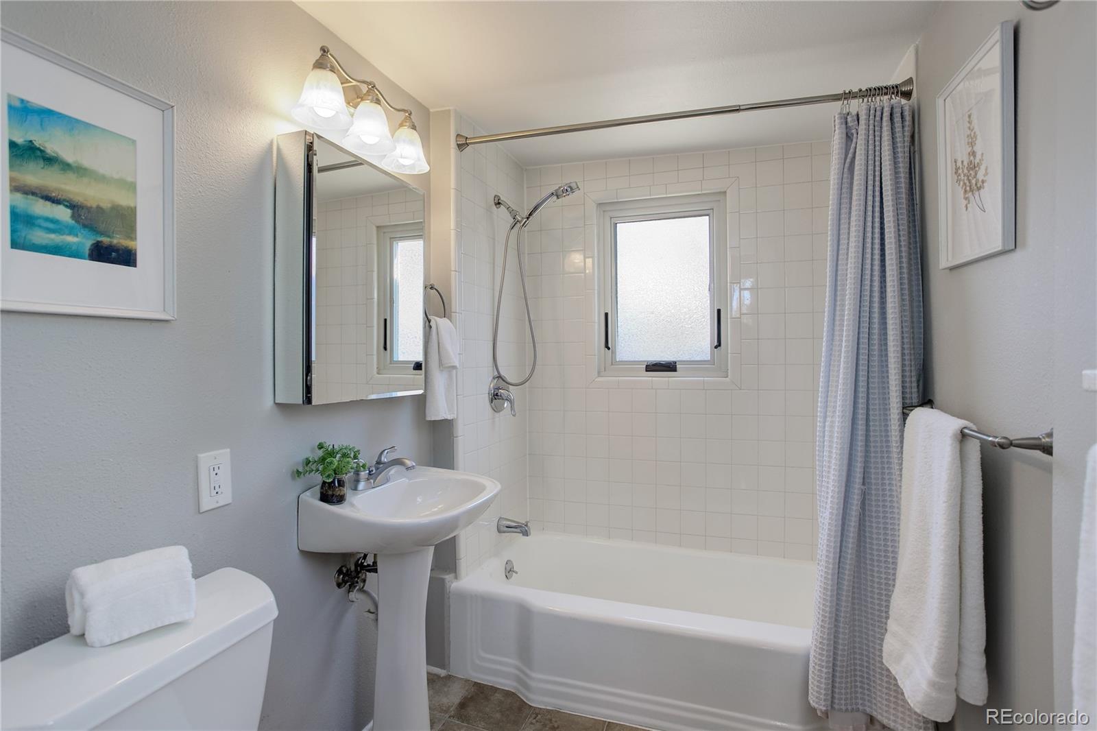 215 E Del Norte Street