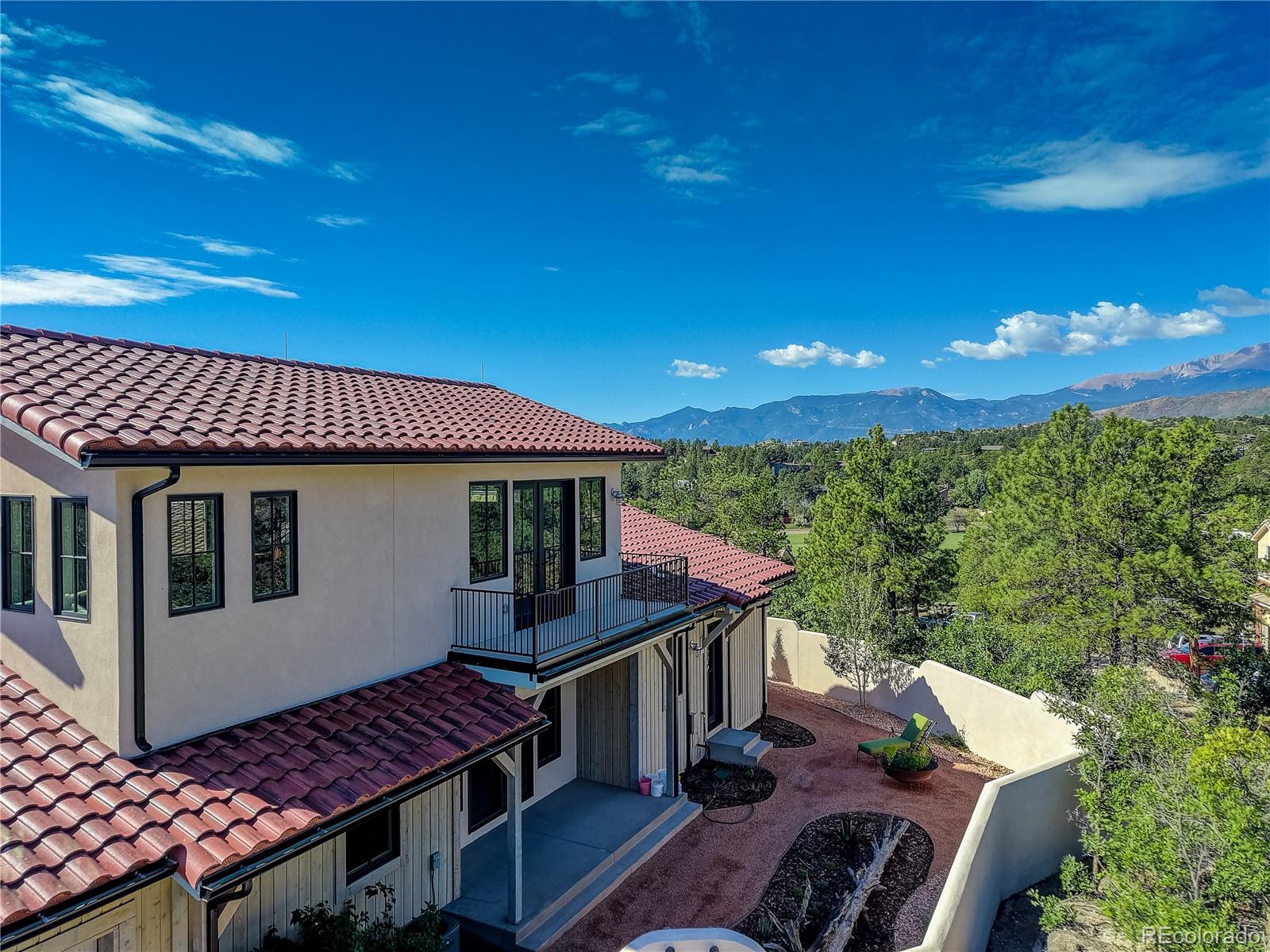 30 Cap Rock Way