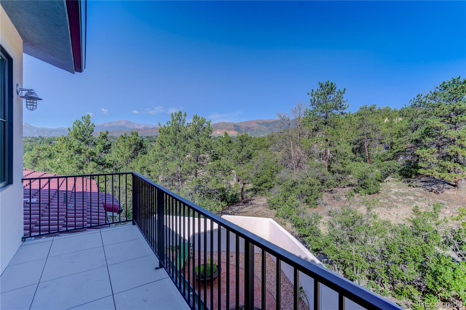 30 Cap Rock Way