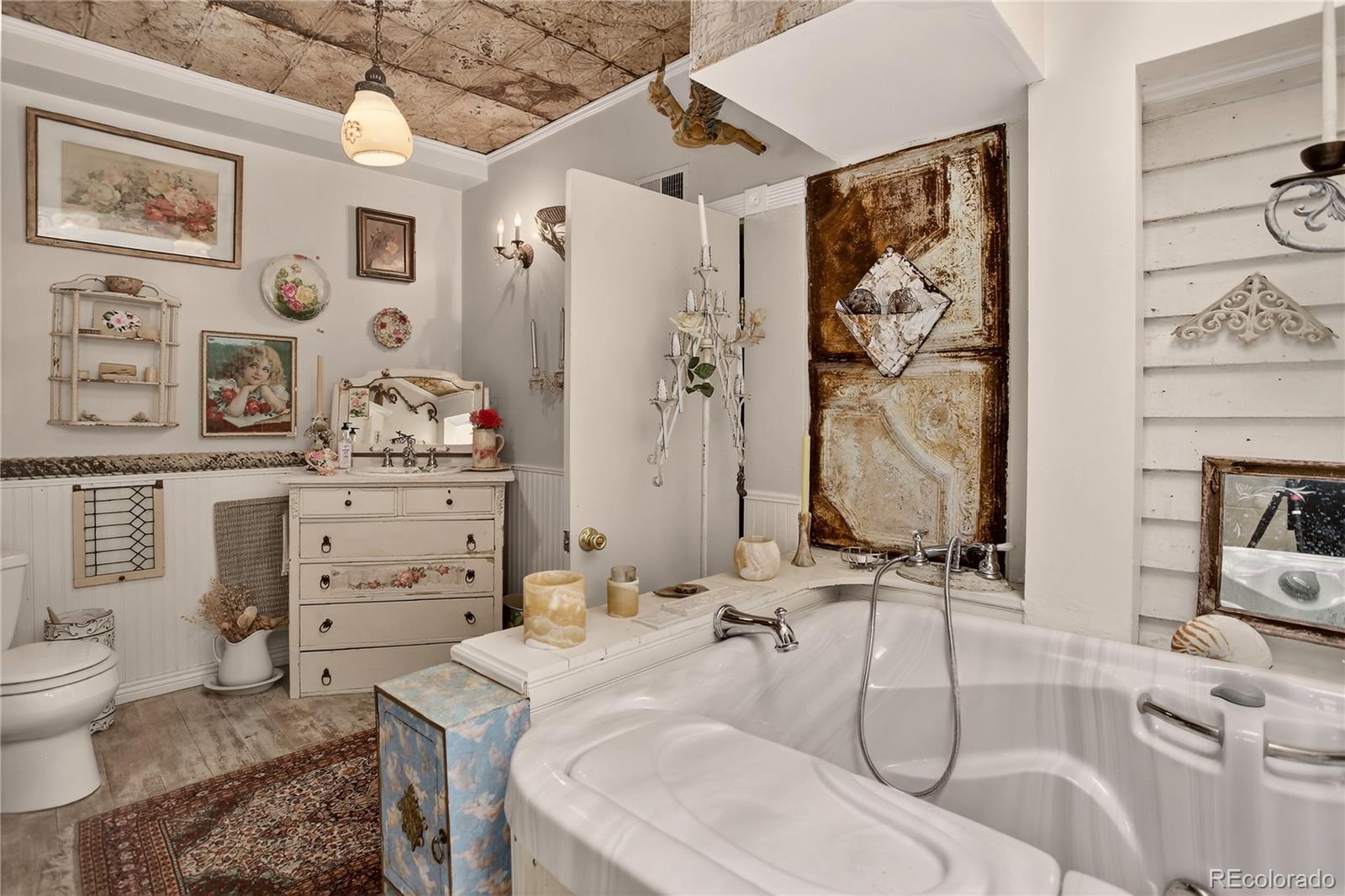 5975 Wellington Road