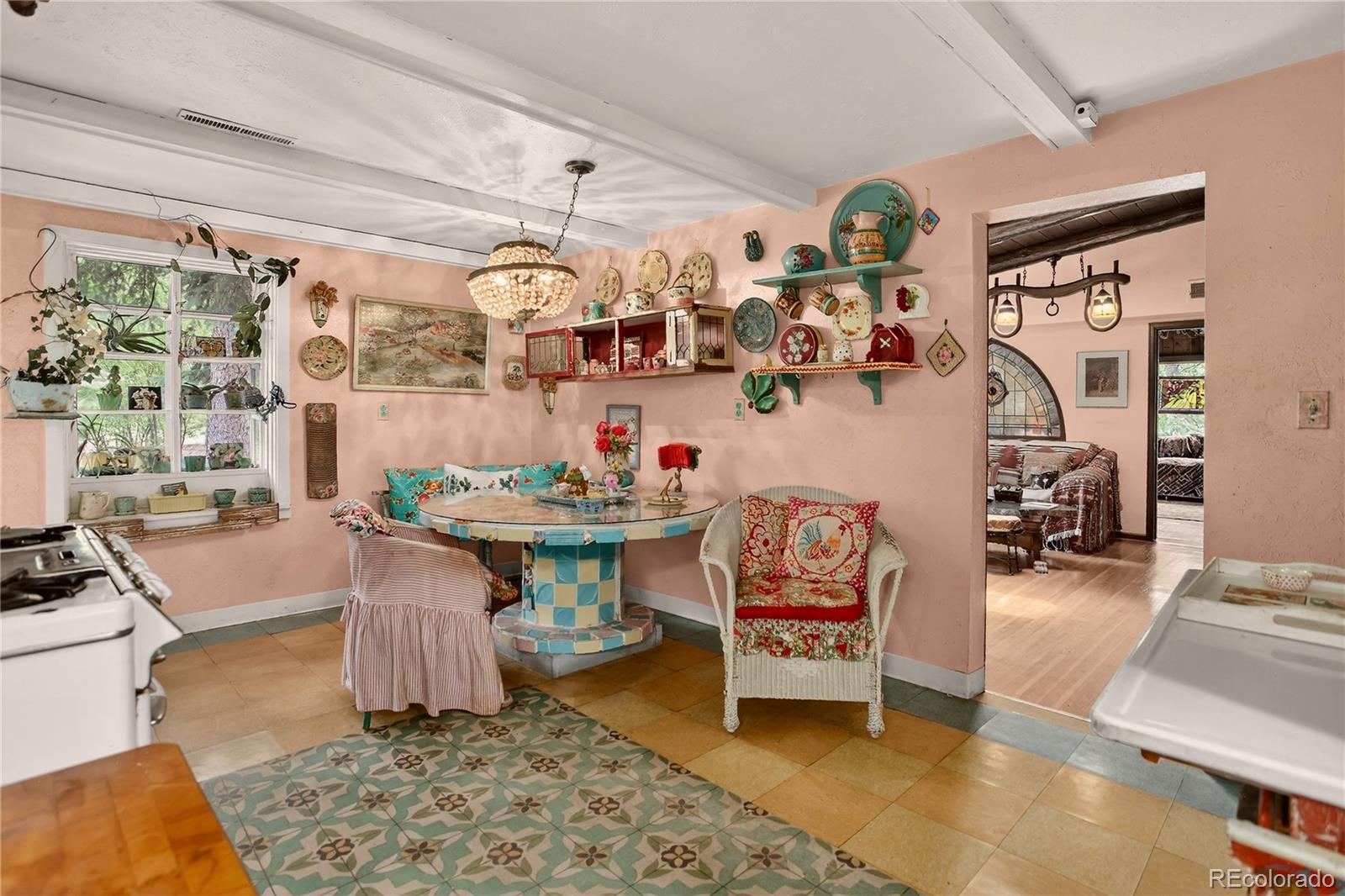 5975 Wellington Road