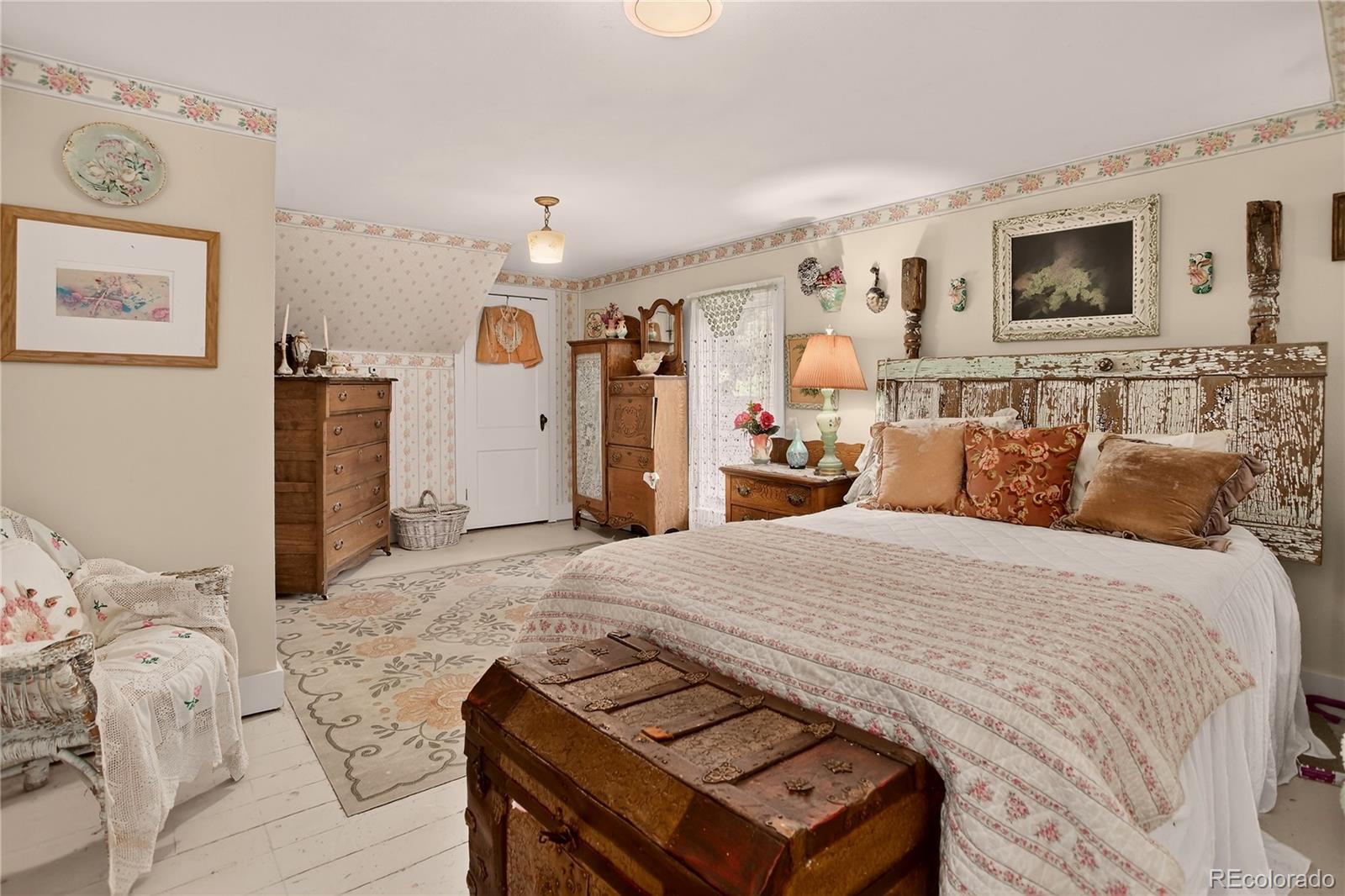 5975 Wellington Road