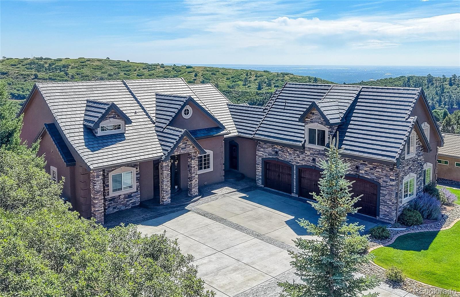 3725 Twisted Oak Circle
