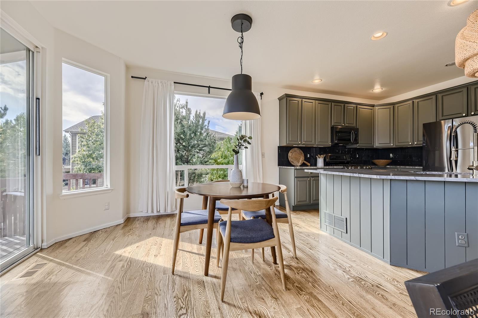 11894 Hitching Post TRL