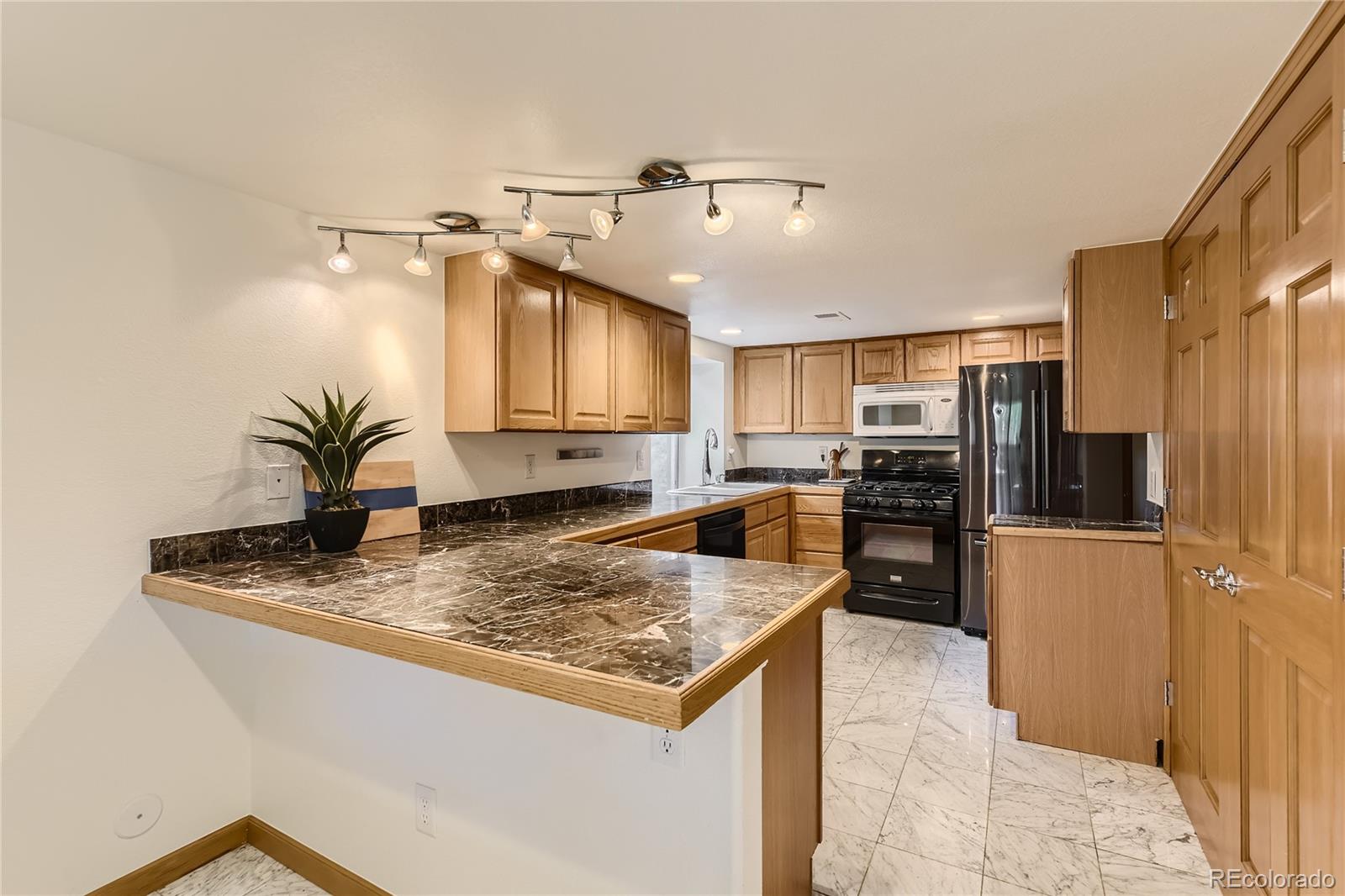 11894 Hitching Post TRL