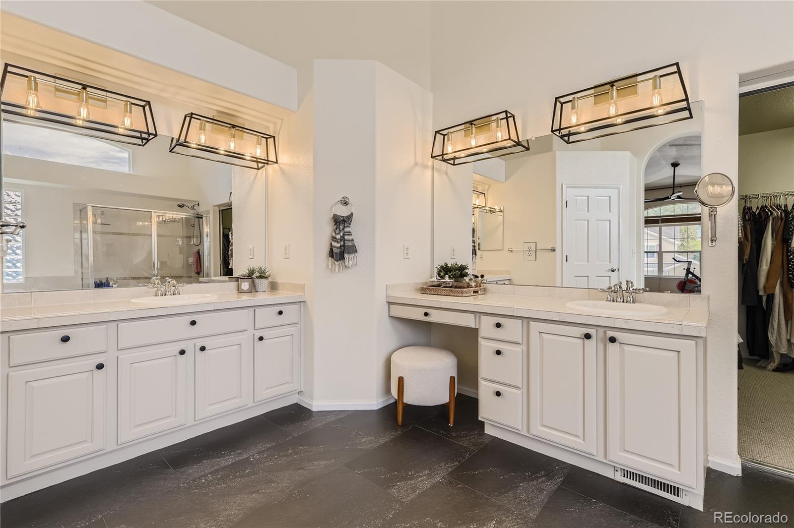 11894 Hitching Post TRL