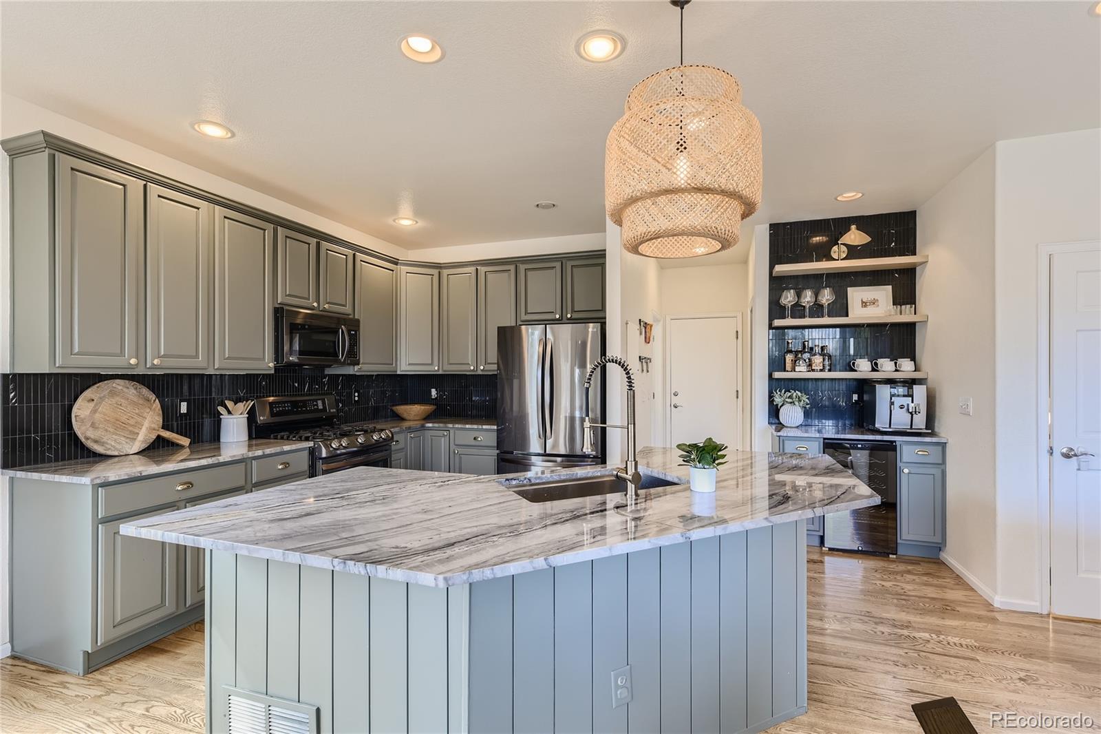 11894 Hitching Post TRL