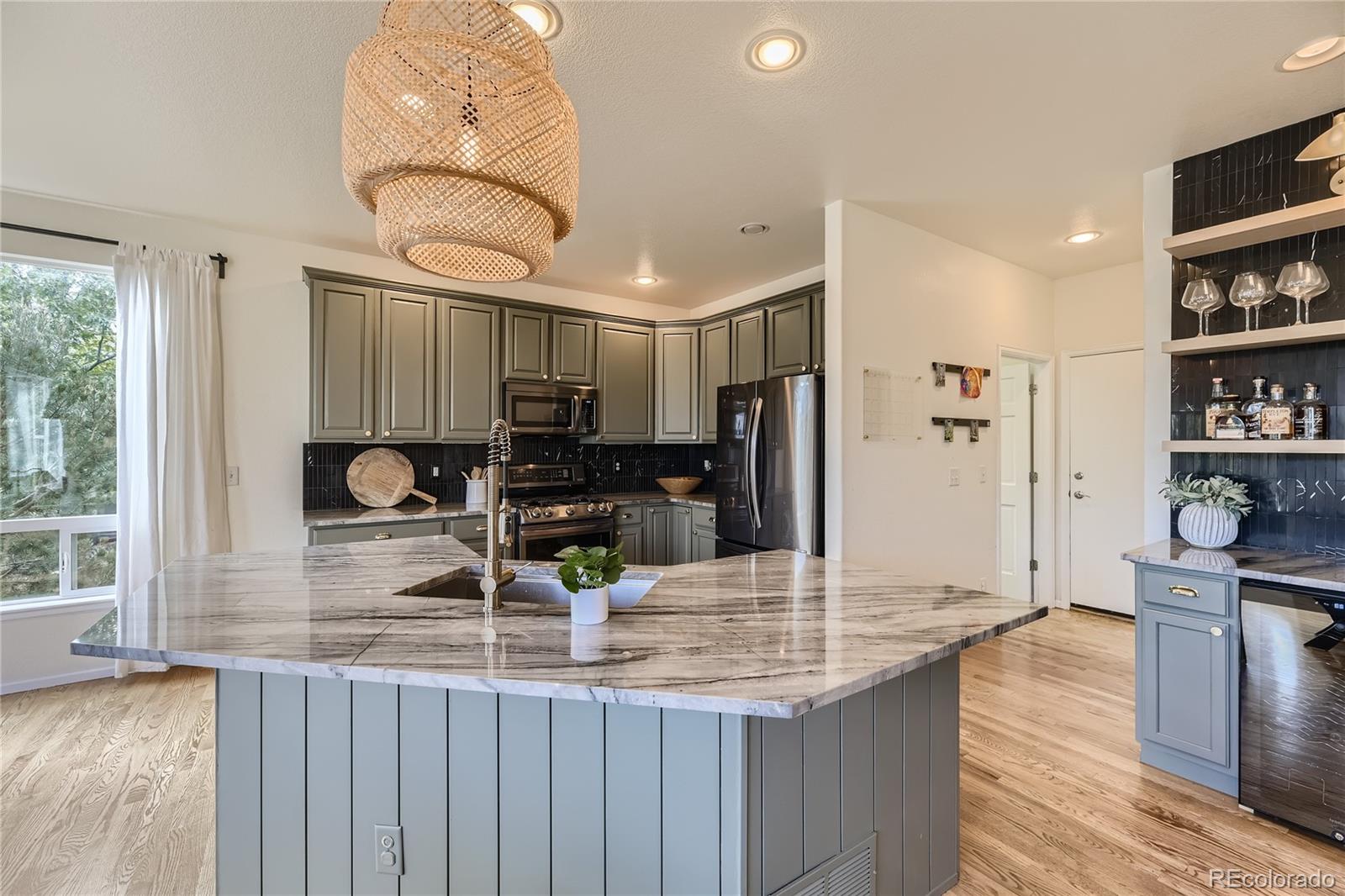 11894 Hitching Post TRL