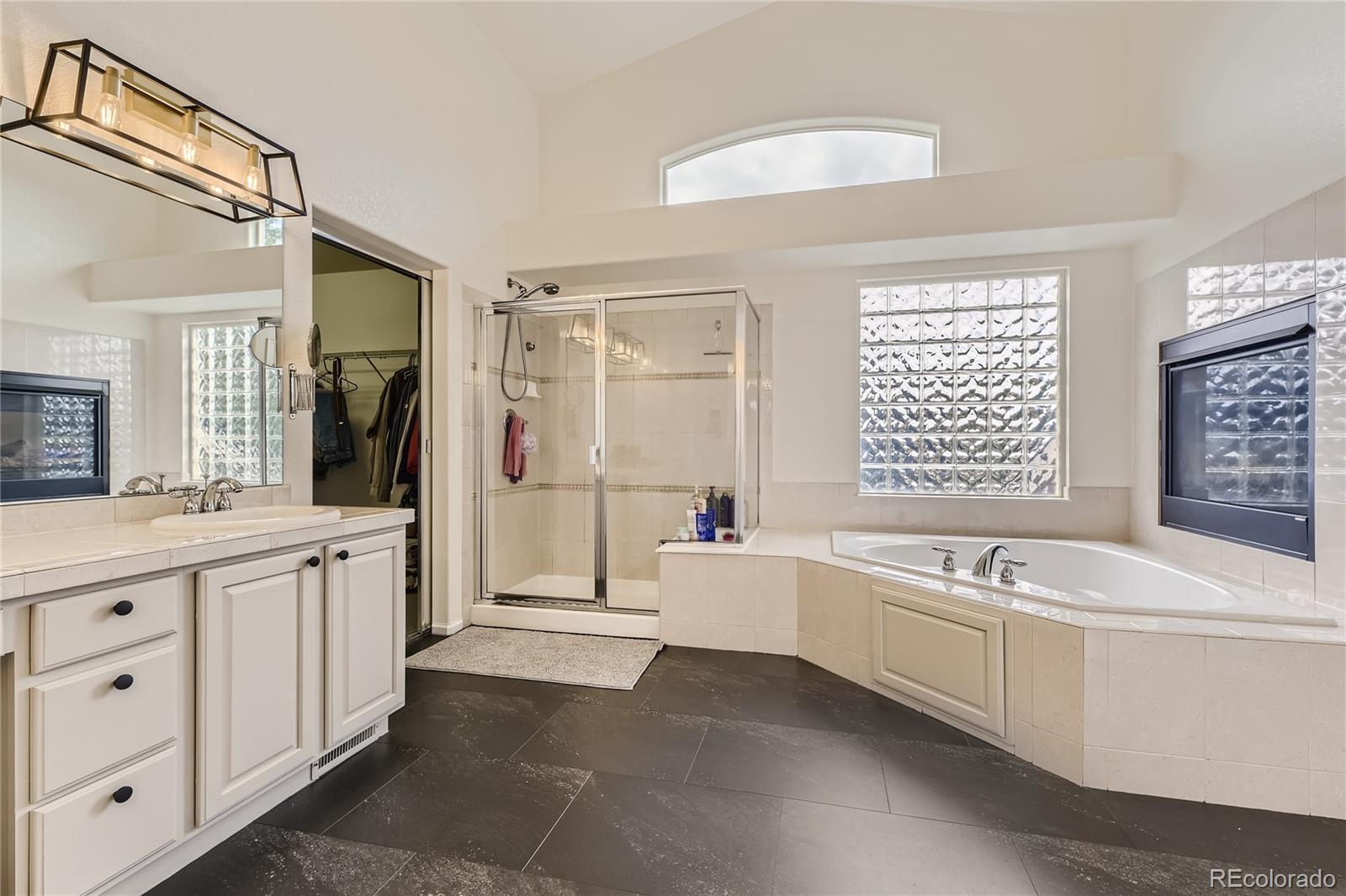 11894 Hitching Post TRL