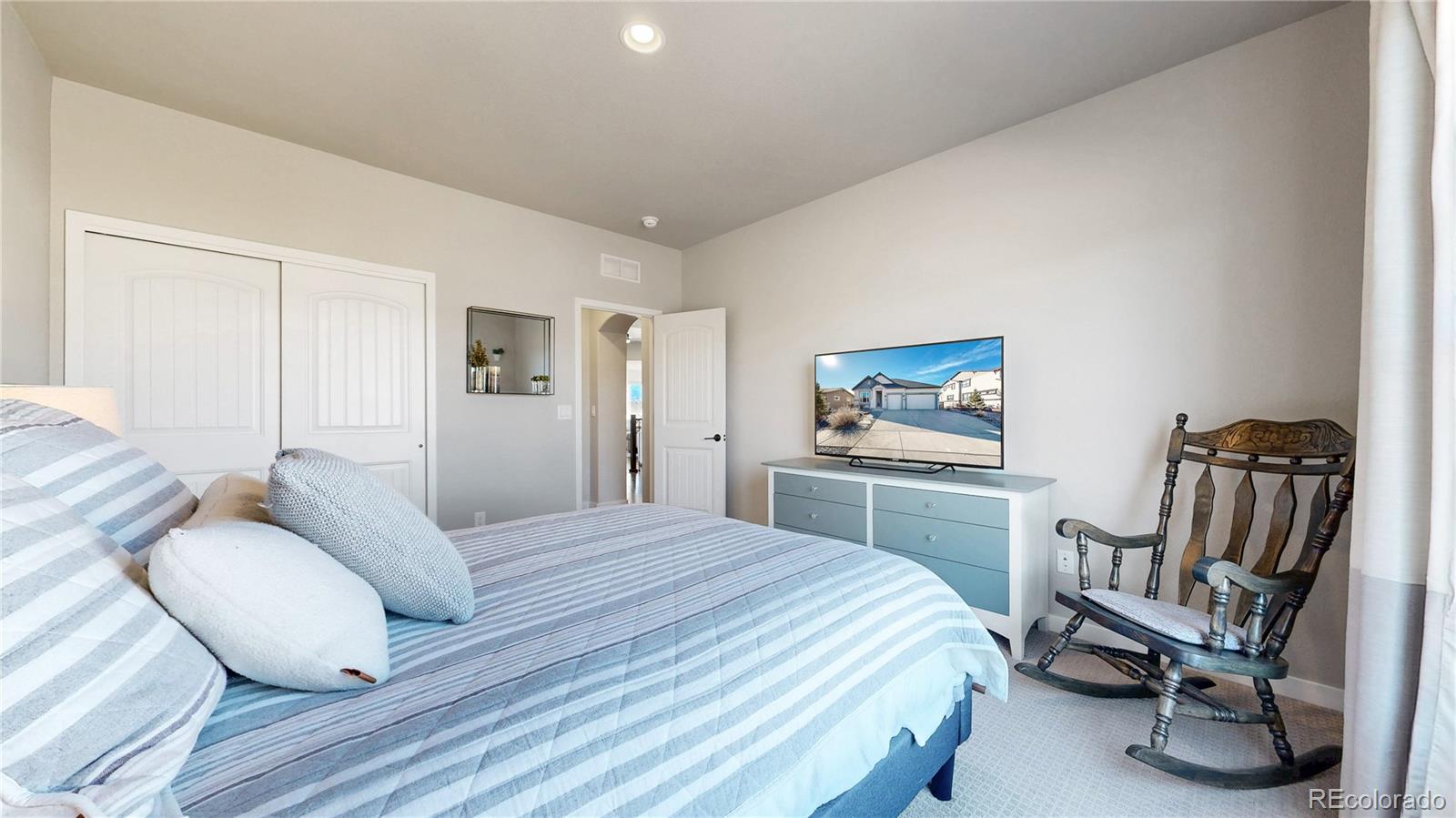 4649 Hanging Lake Circle