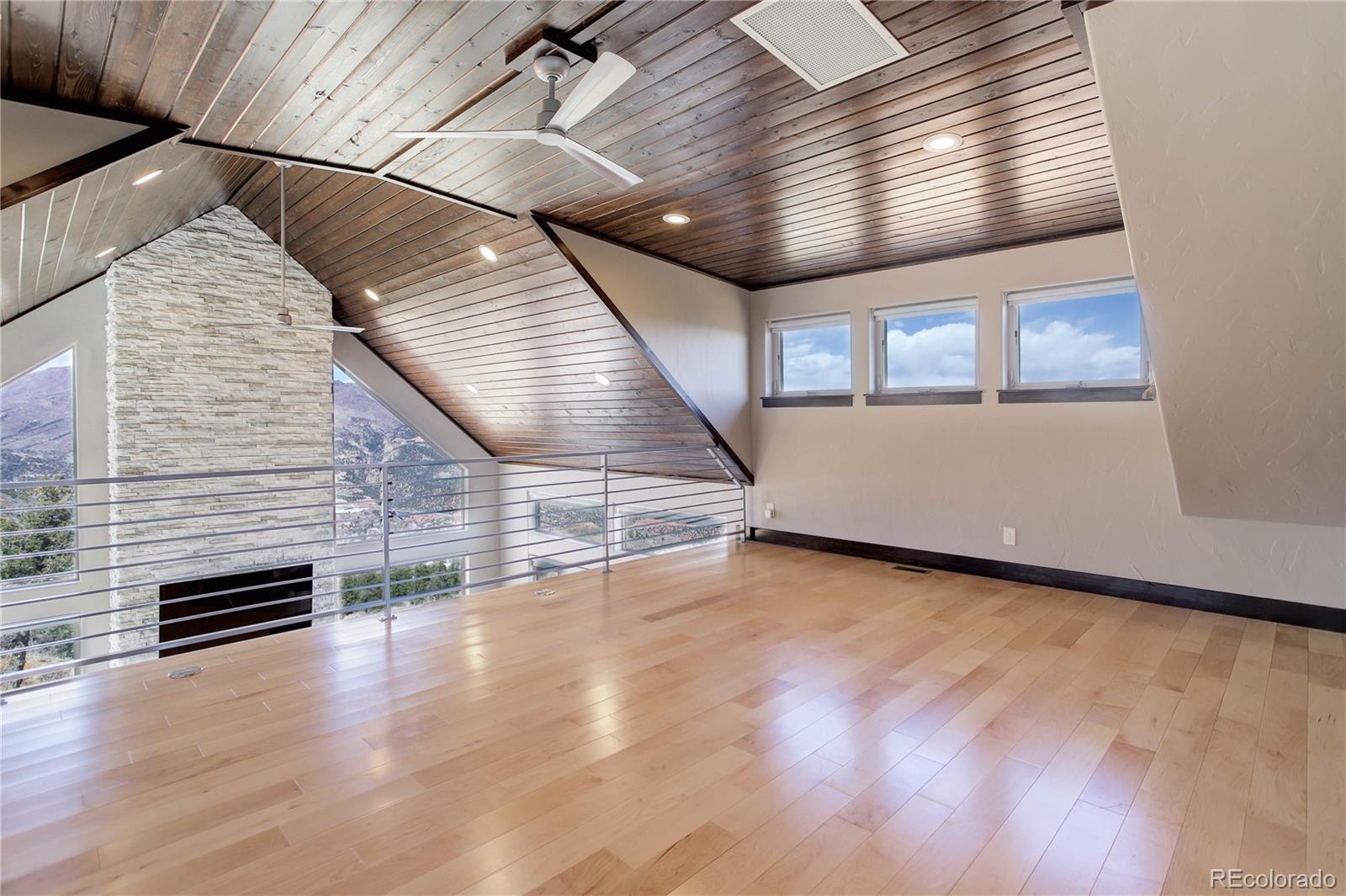 645 Sugarloaf Summit Road