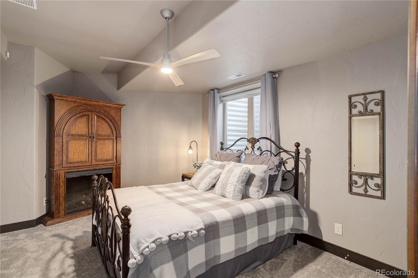 645 Sugarloaf Summit Road