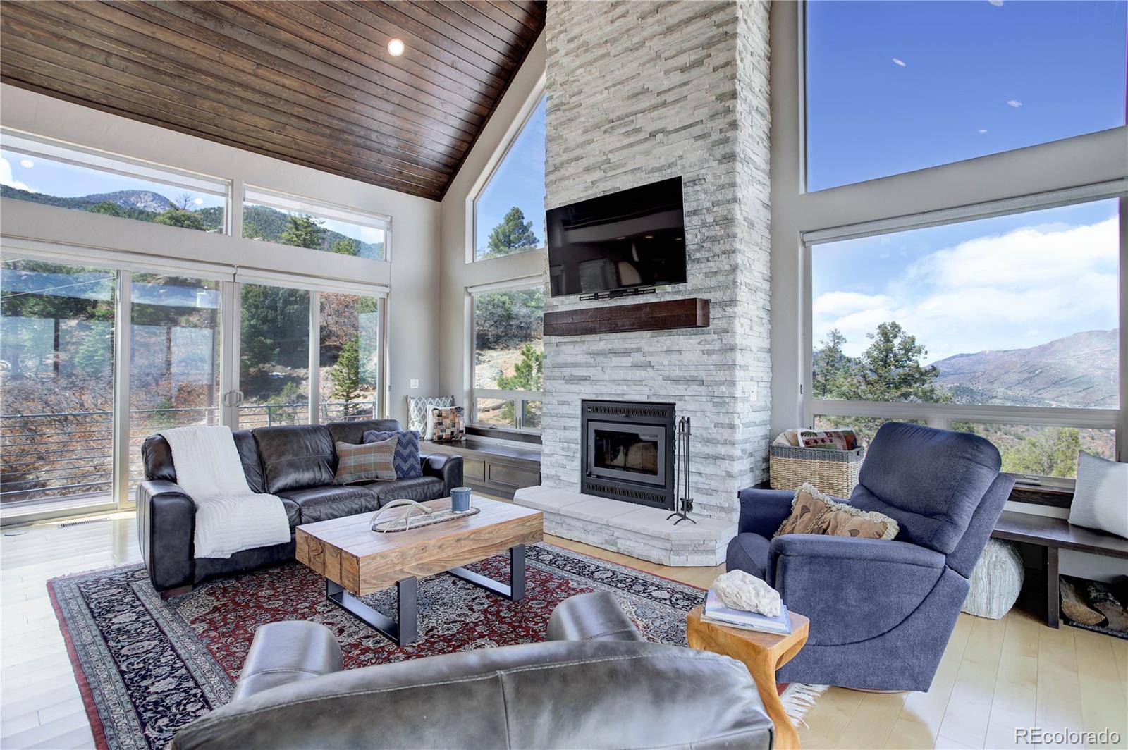 645 Sugarloaf Summit Road