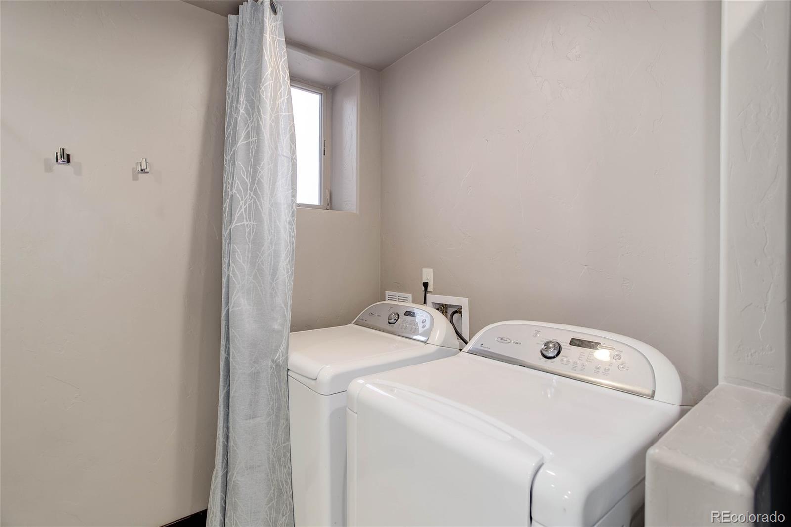 645 Sugarloaf Summit Road