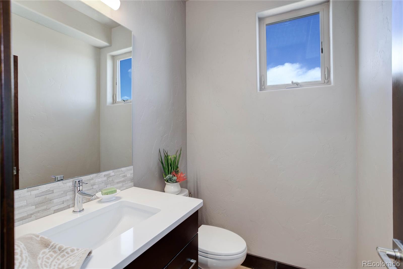 645 Sugarloaf Summit Road