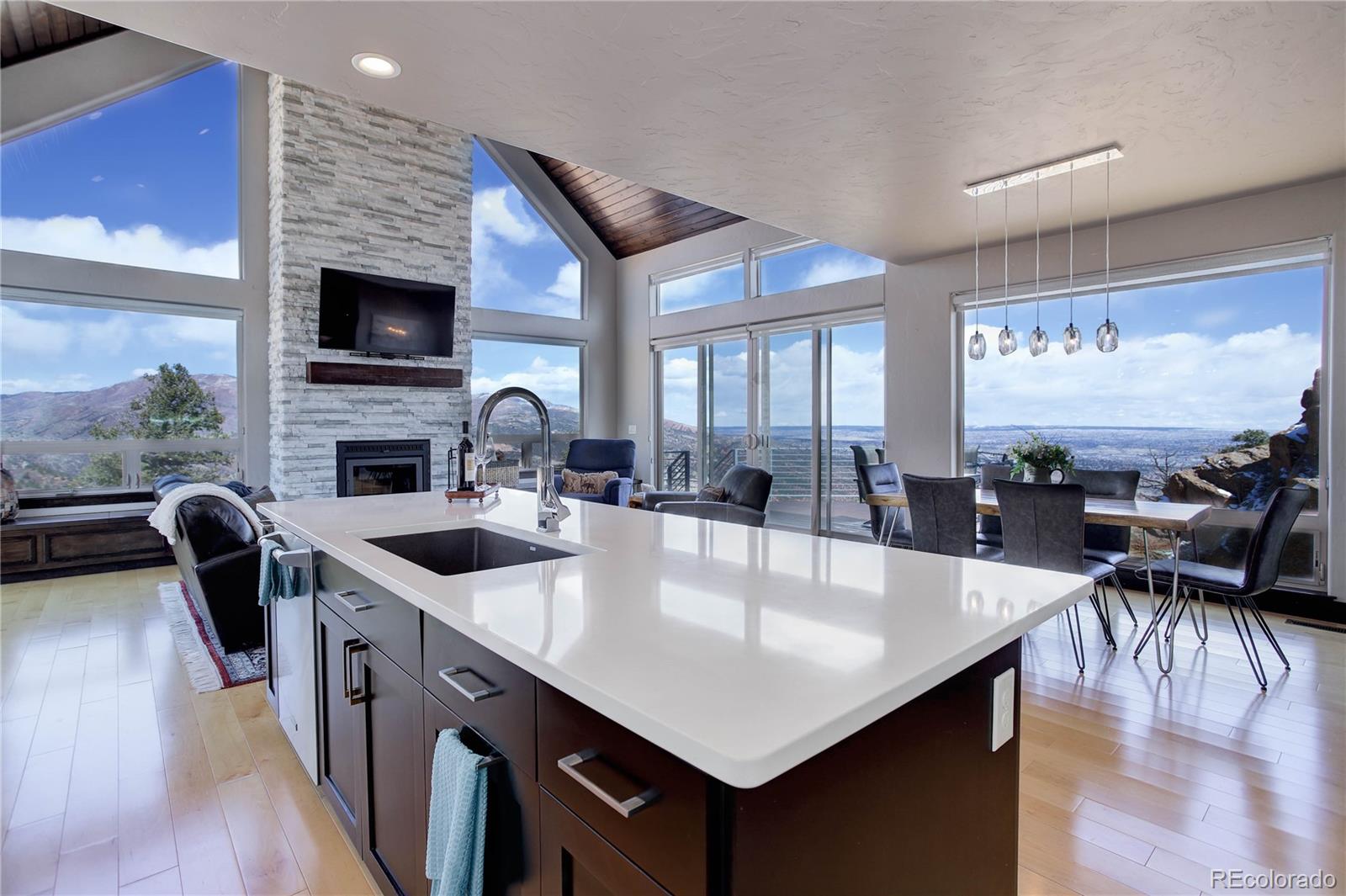 645 Sugarloaf Summit Road