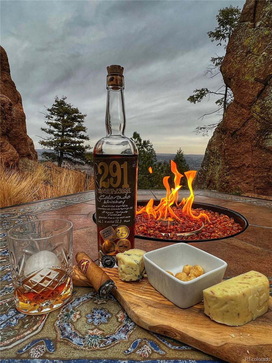 645 Sugarloaf Summit Road