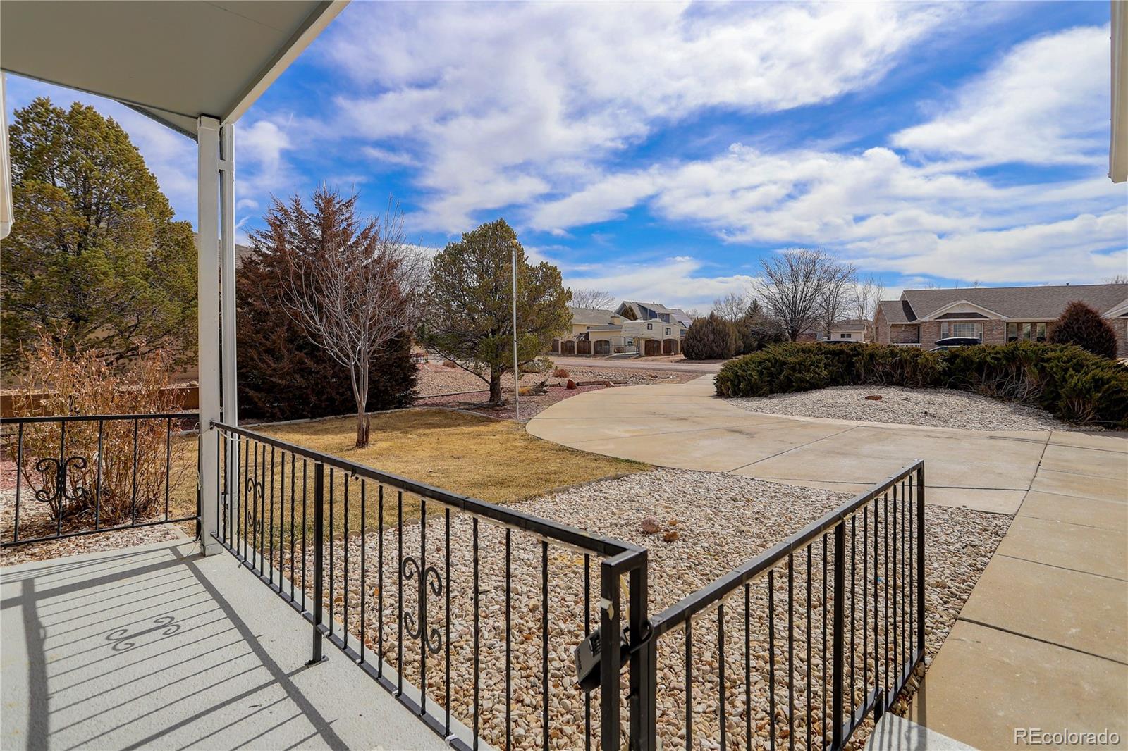 293 W Hahns Peak Avenue