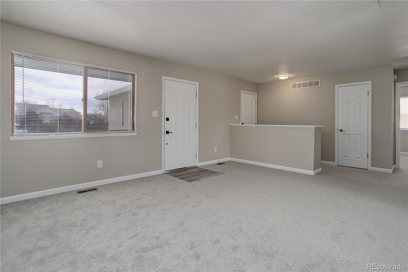 293 W Hahns Peak Avenue