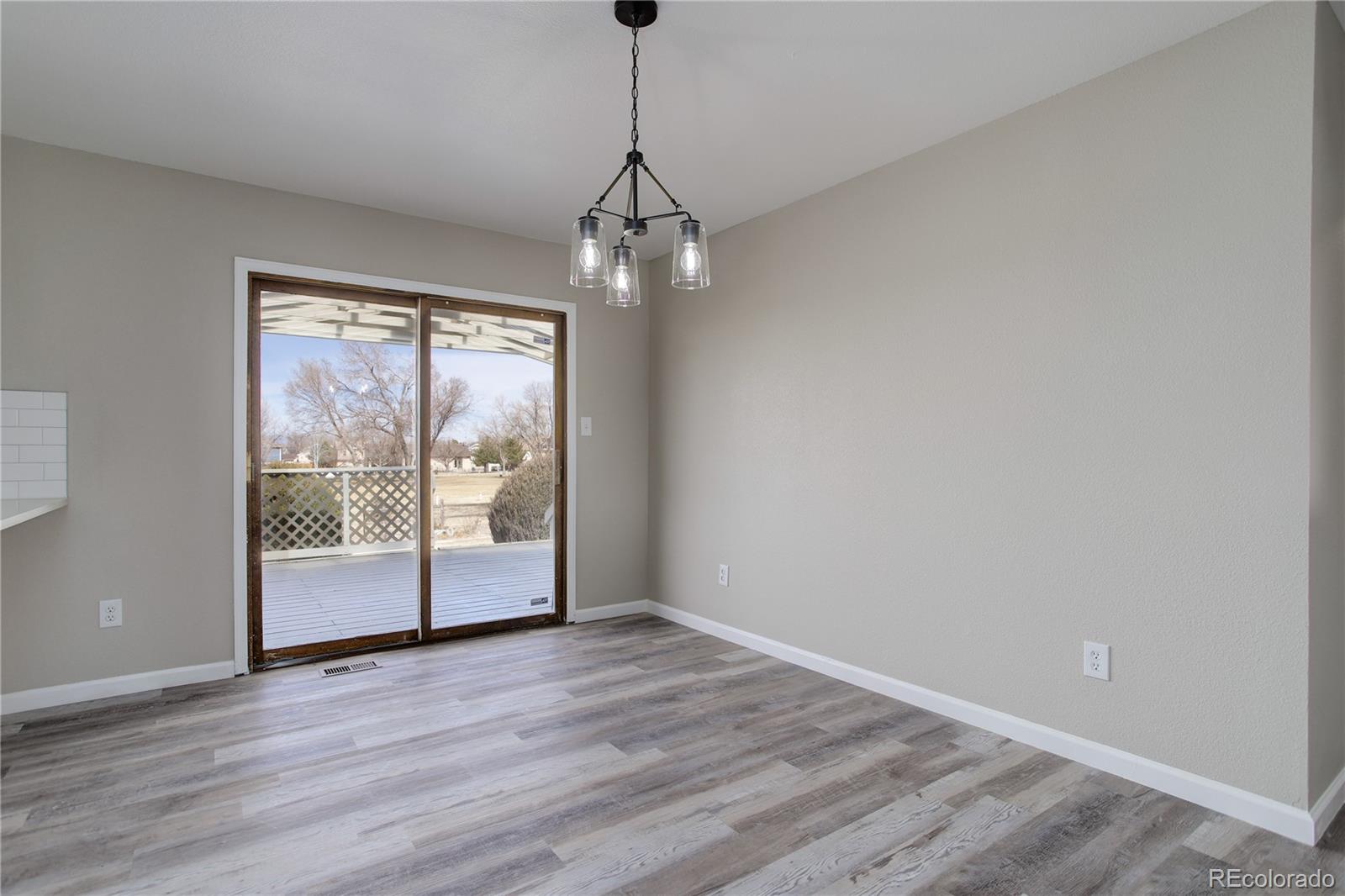 293 W Hahns Peak Avenue