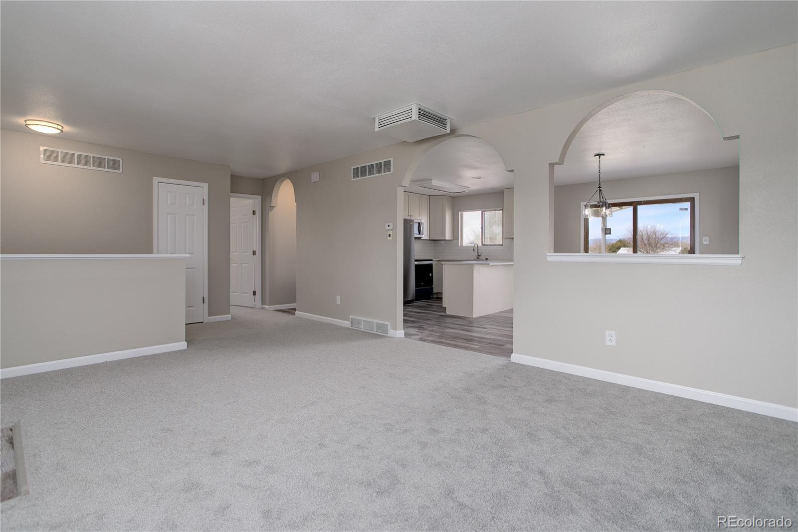 293 W Hahns Peak Avenue