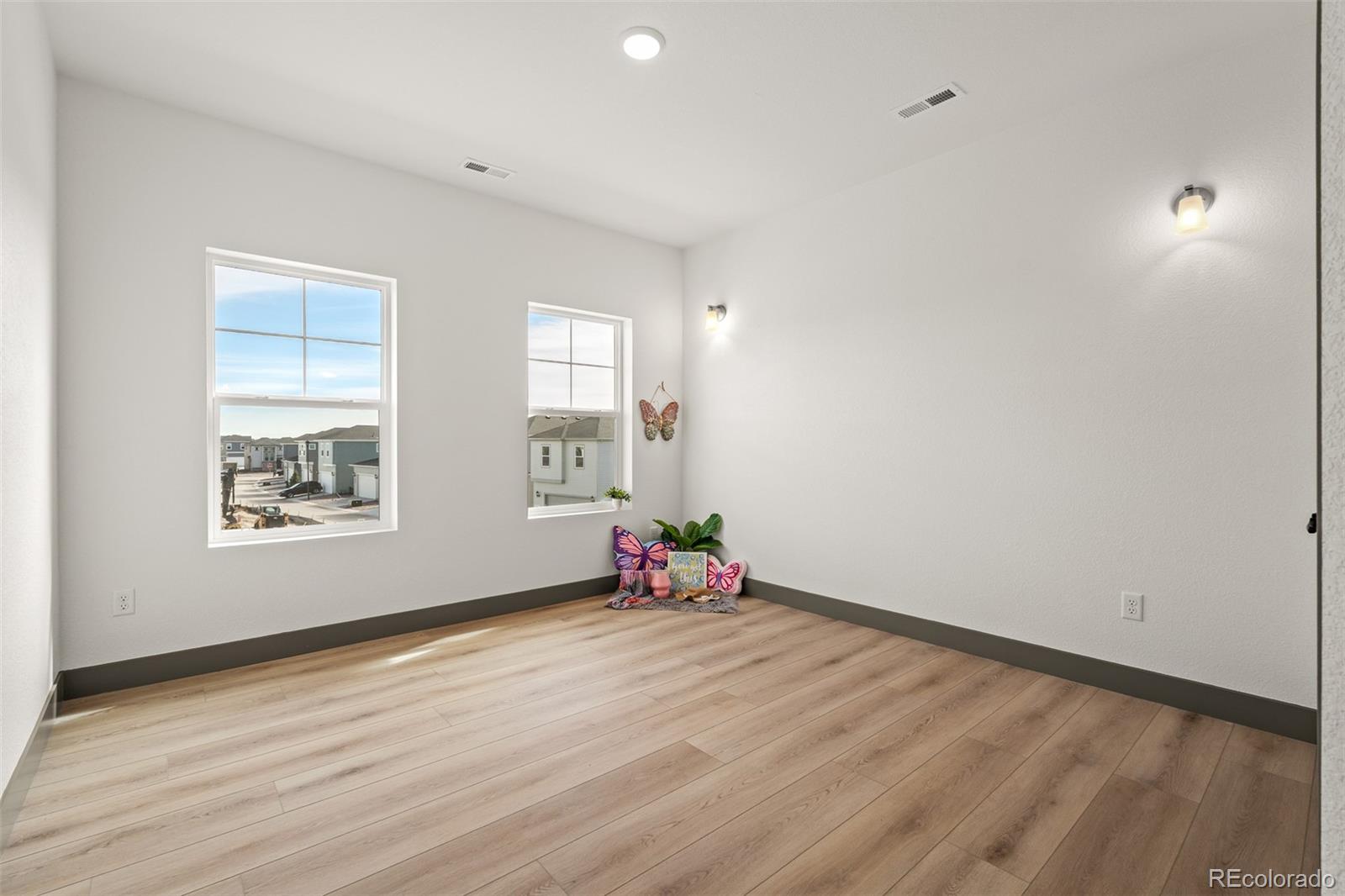 8980 Frolic View