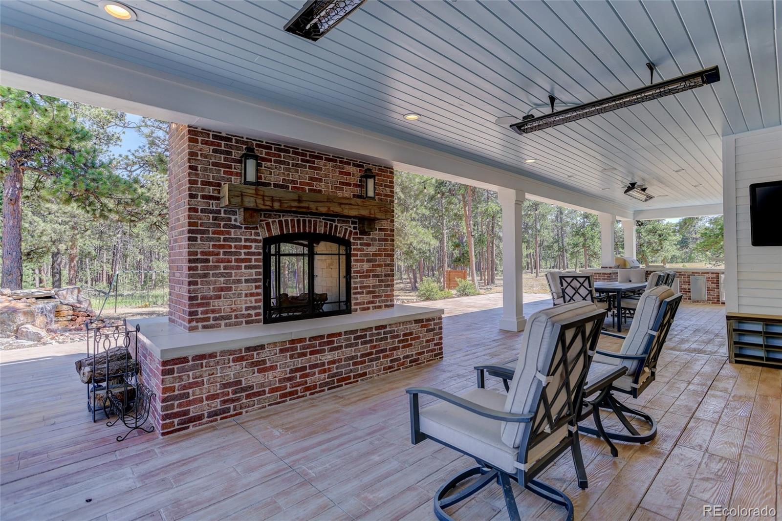 19404 Hilltop Pines Path