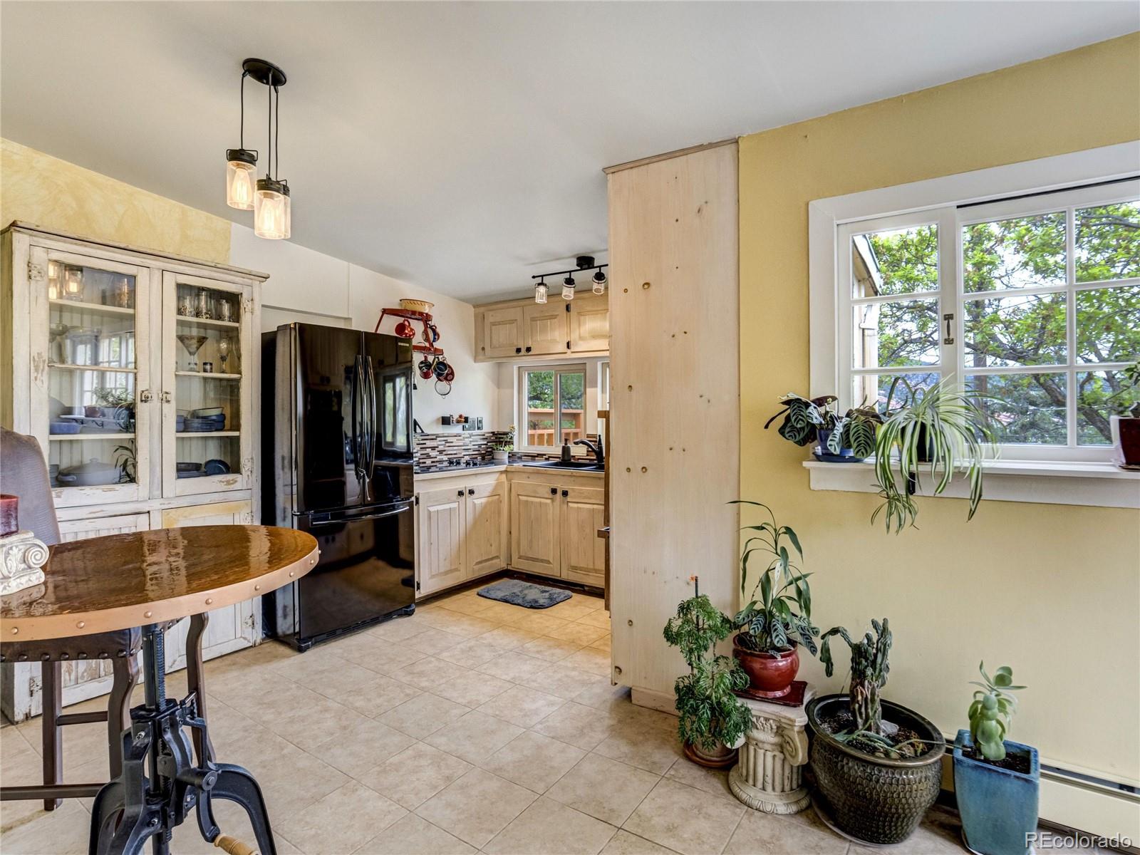 902 High Road