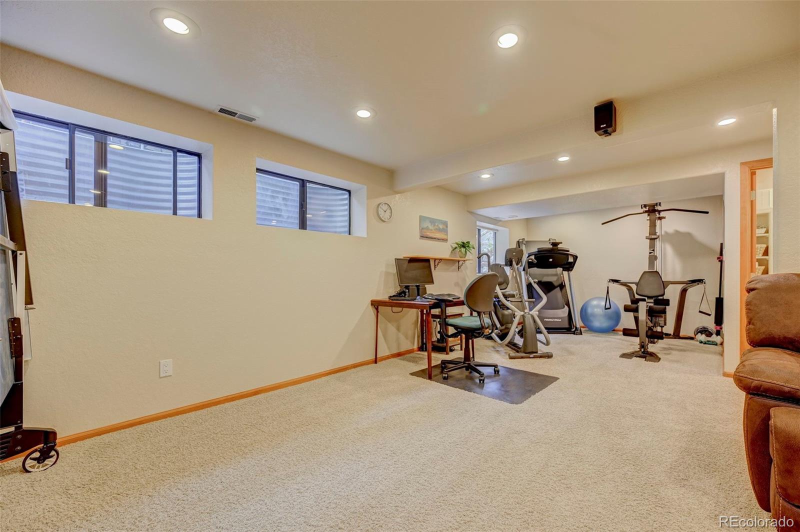 920 Grey Eagle Circle N