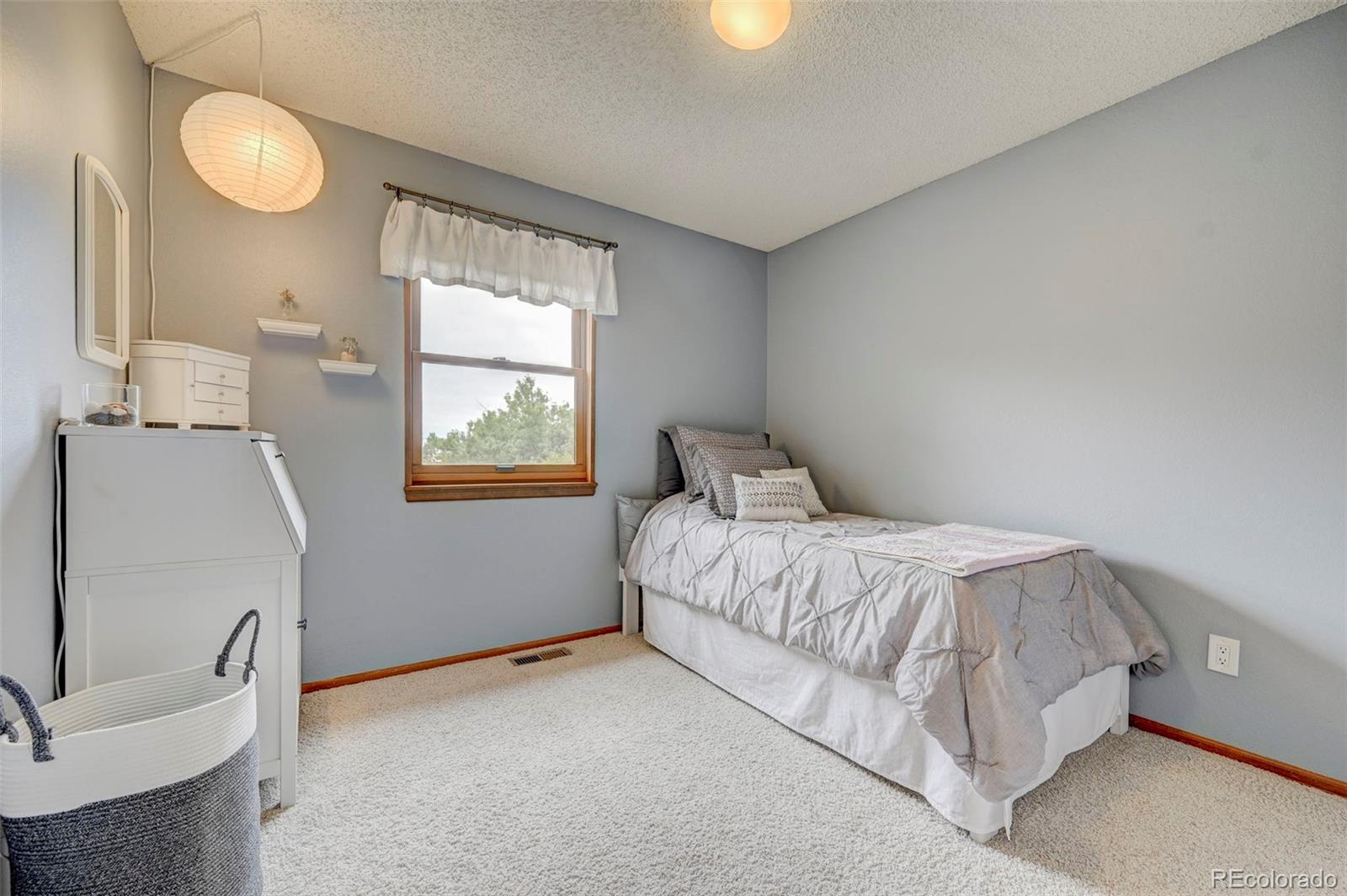 920 Grey Eagle Circle N